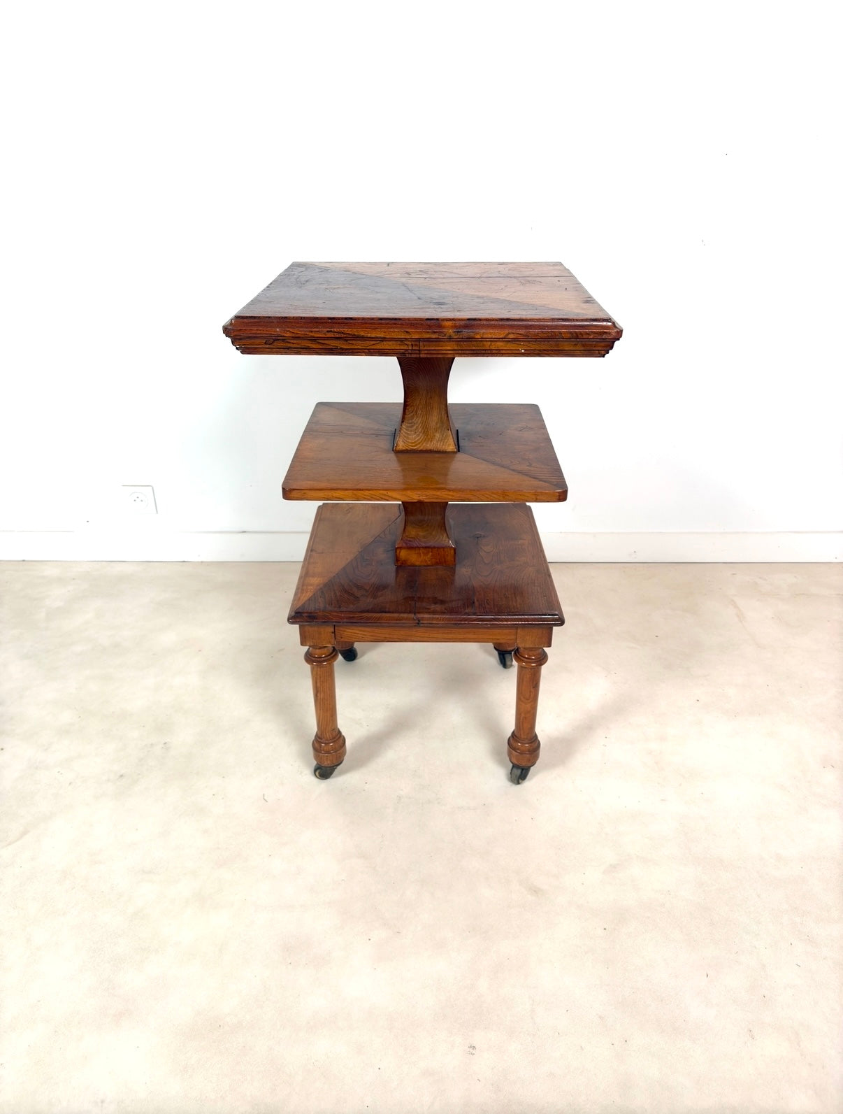 Table d’appoint anglaise sur roulettes