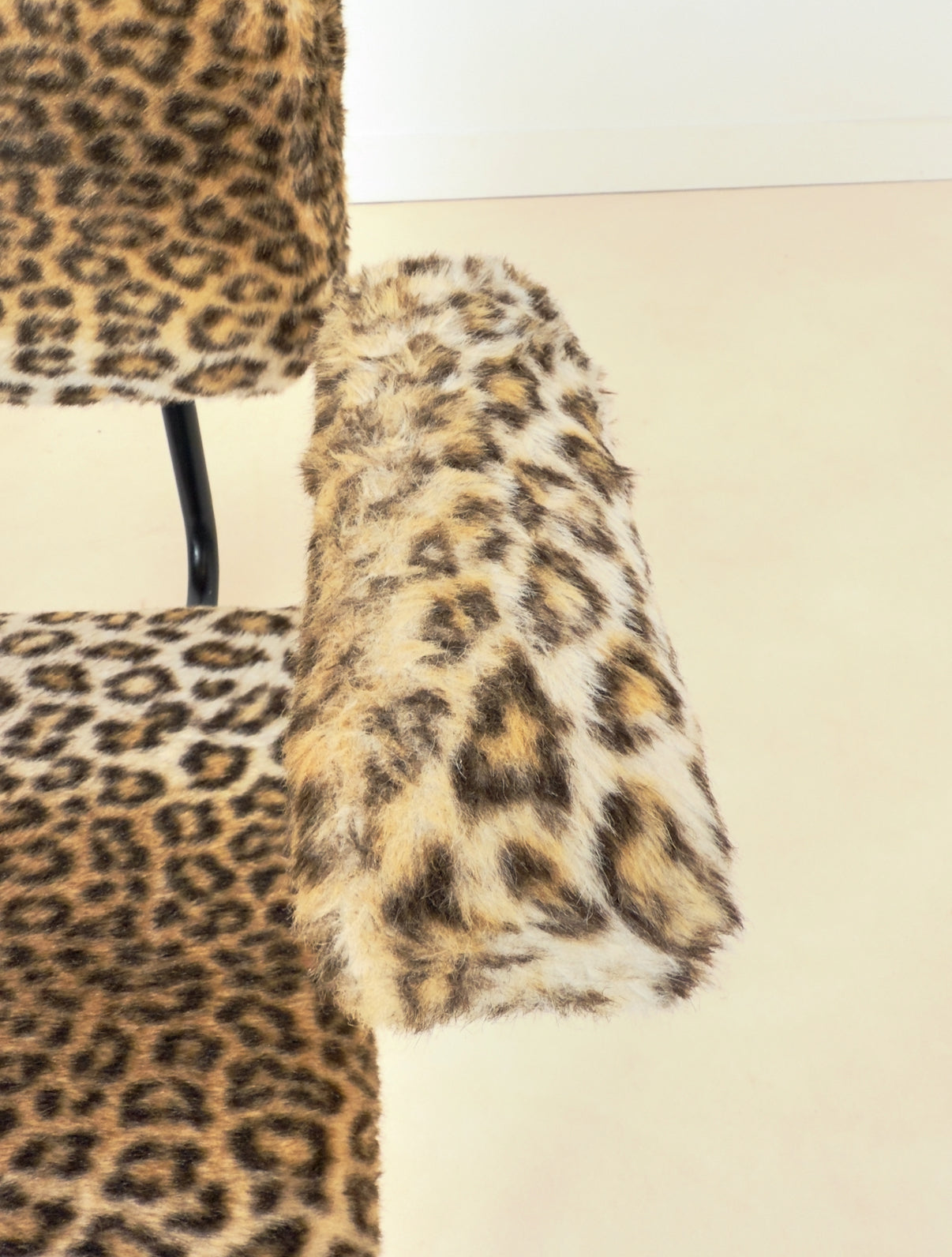 Fauteuil moderniste vintage léopard