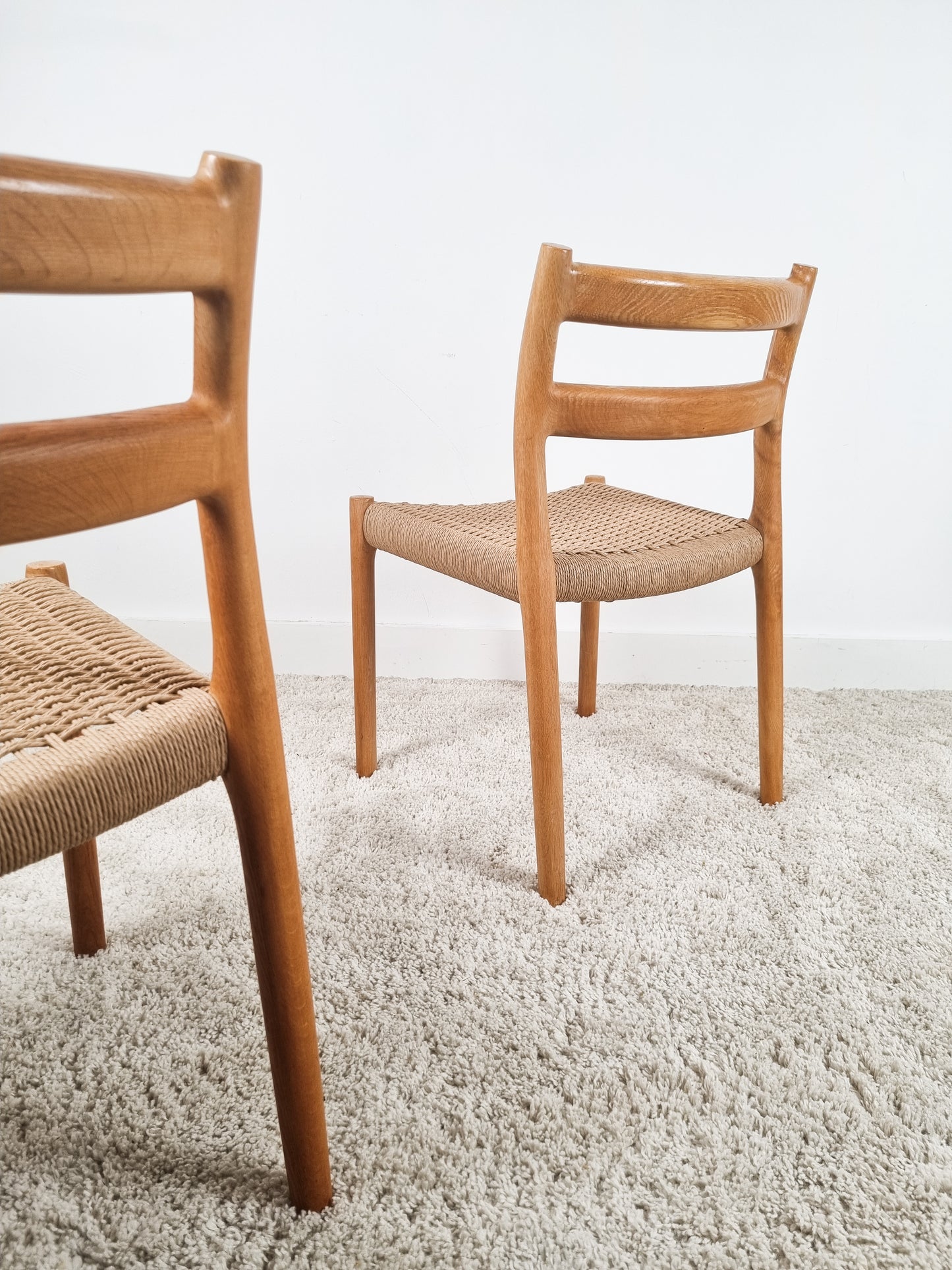 Chaise modèle 84 par Niels Otto Möller (2 disponibles)
