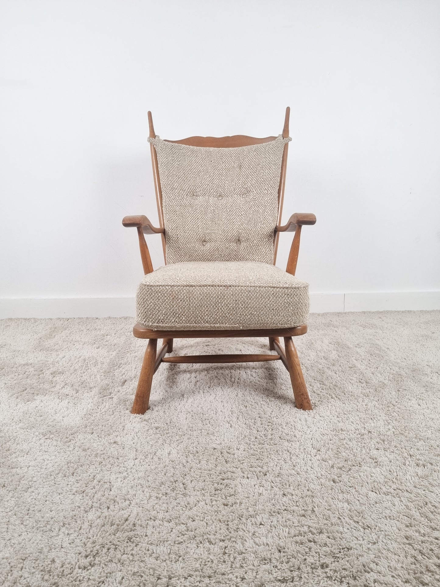 Grand fauteuil dans le goût de Guillerme et Chambron