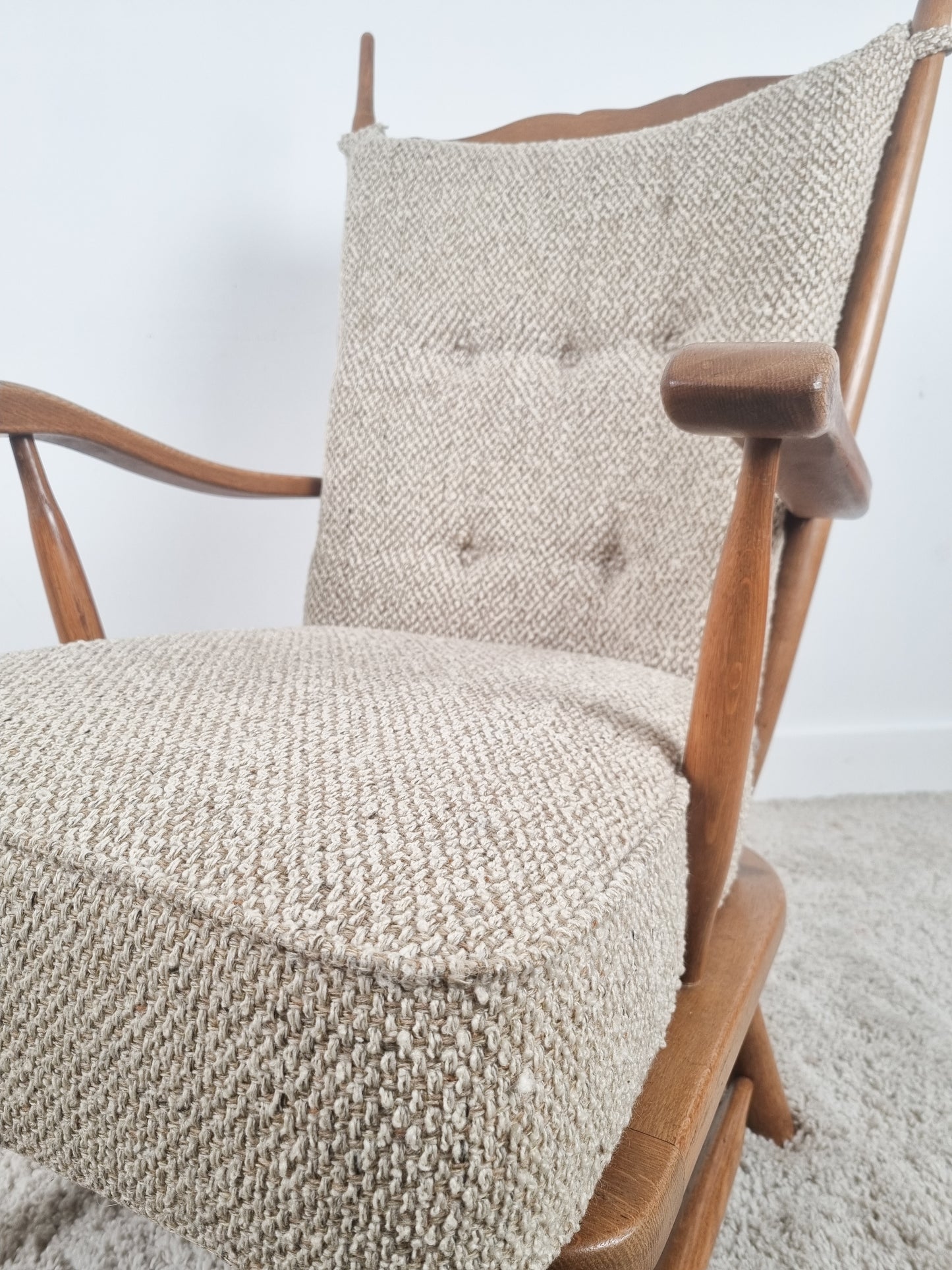 Grand fauteuil dans le goût de Guillerme et Chambron