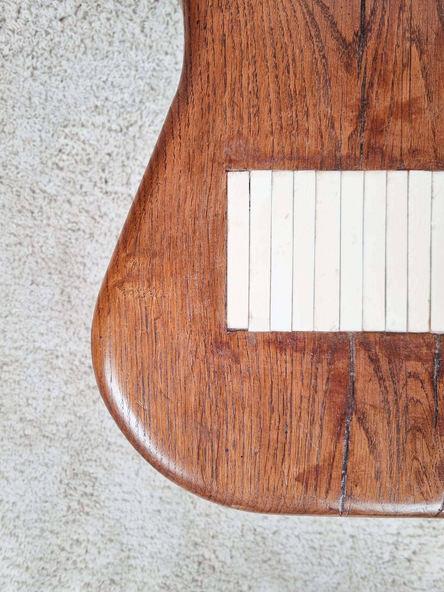 Table d'appoint tripode avec incrustations