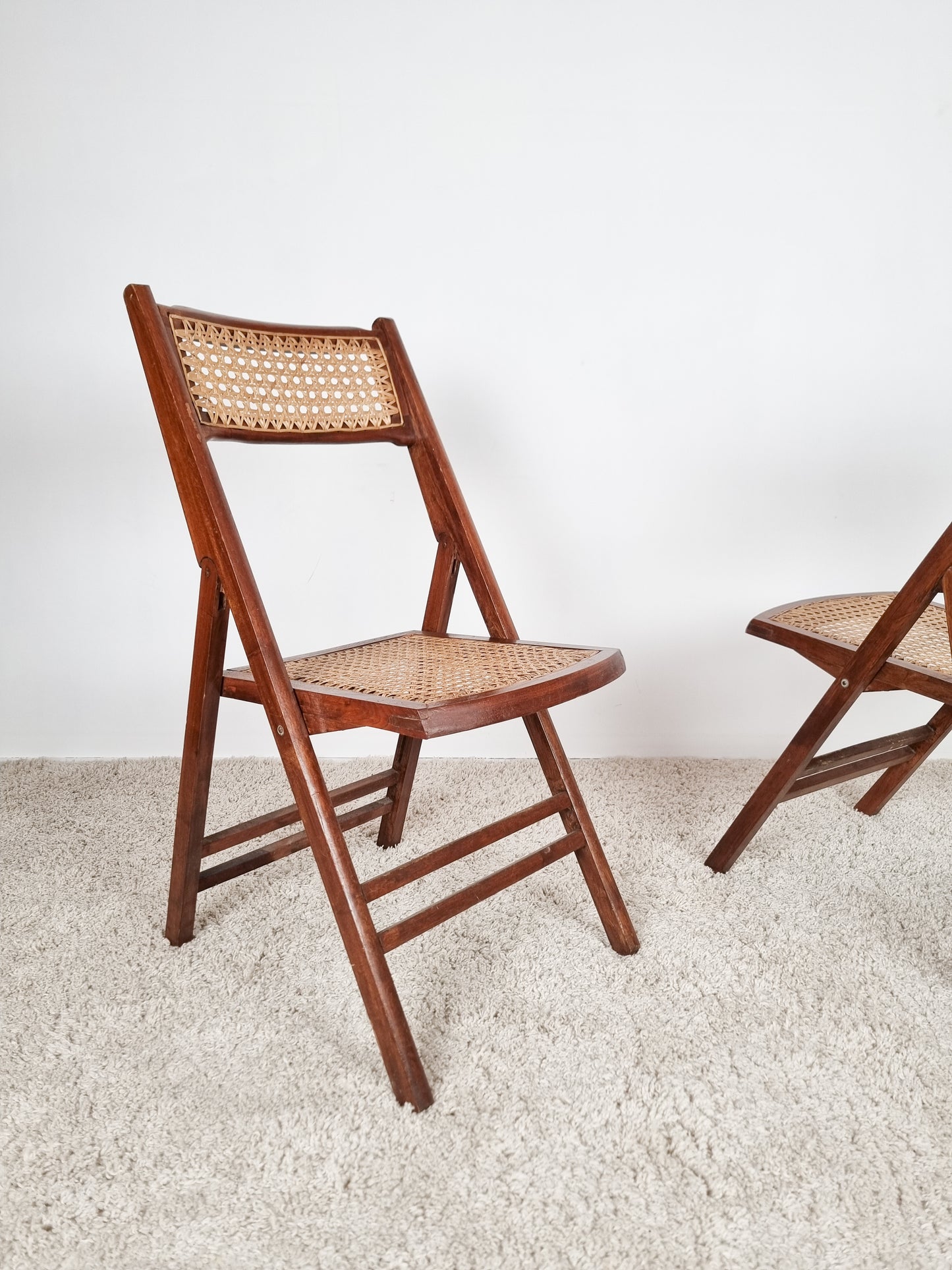 Ensemble de 2 chaises pliantes cannées