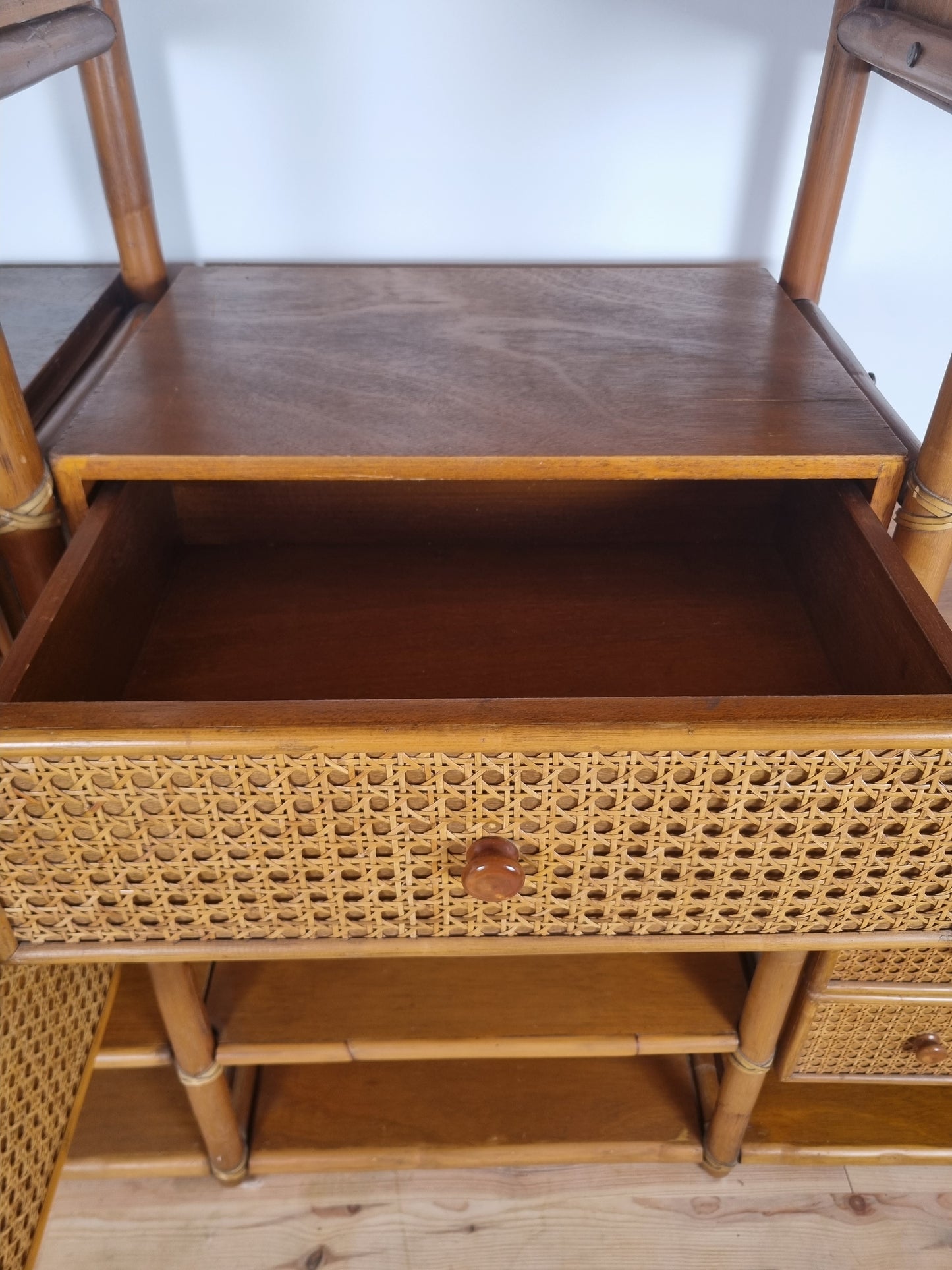 Grande étagère living par Roche et Bobois