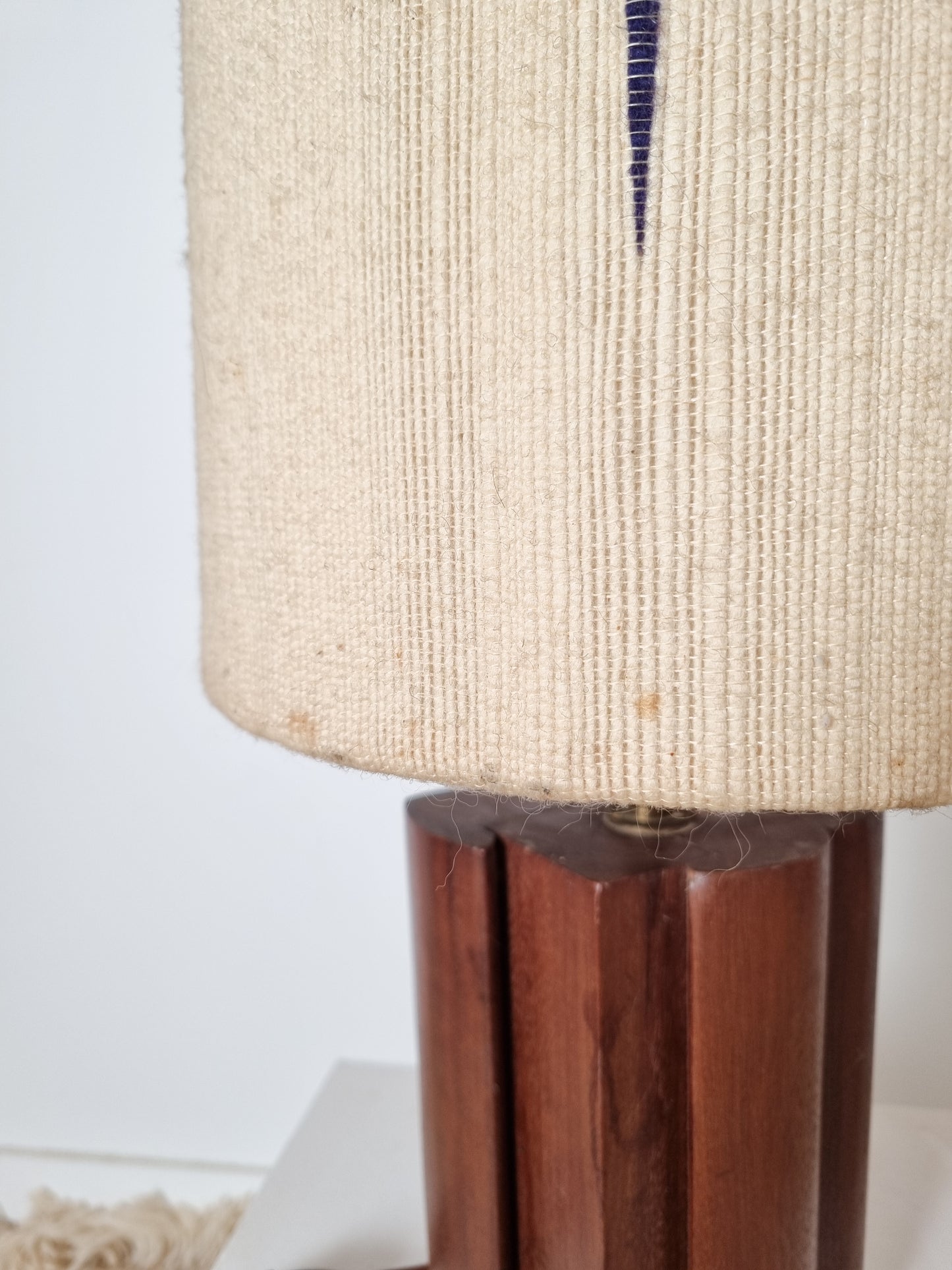 Grande lampe scandinave en teck