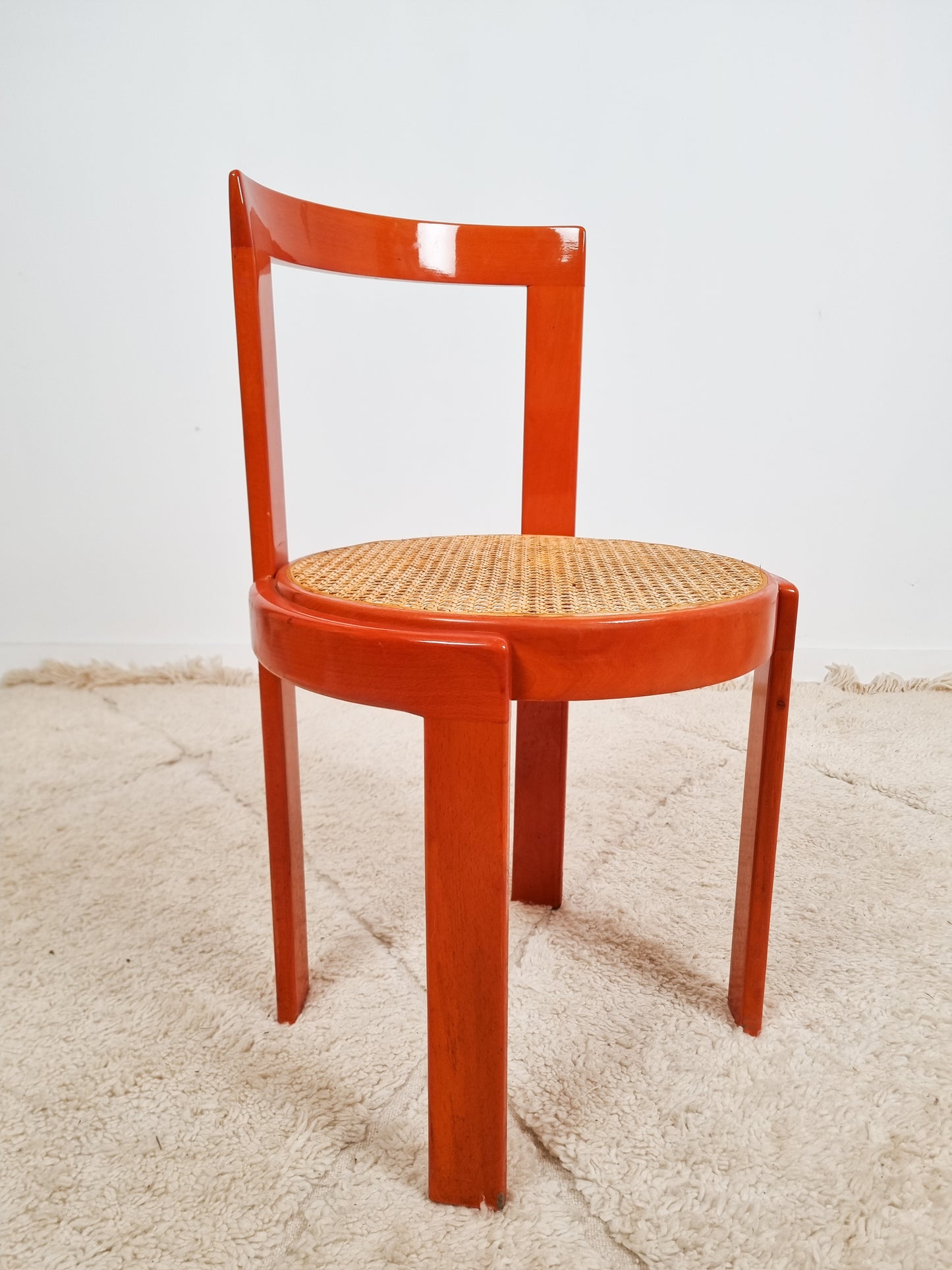 Chaise italienne cannée des années 80