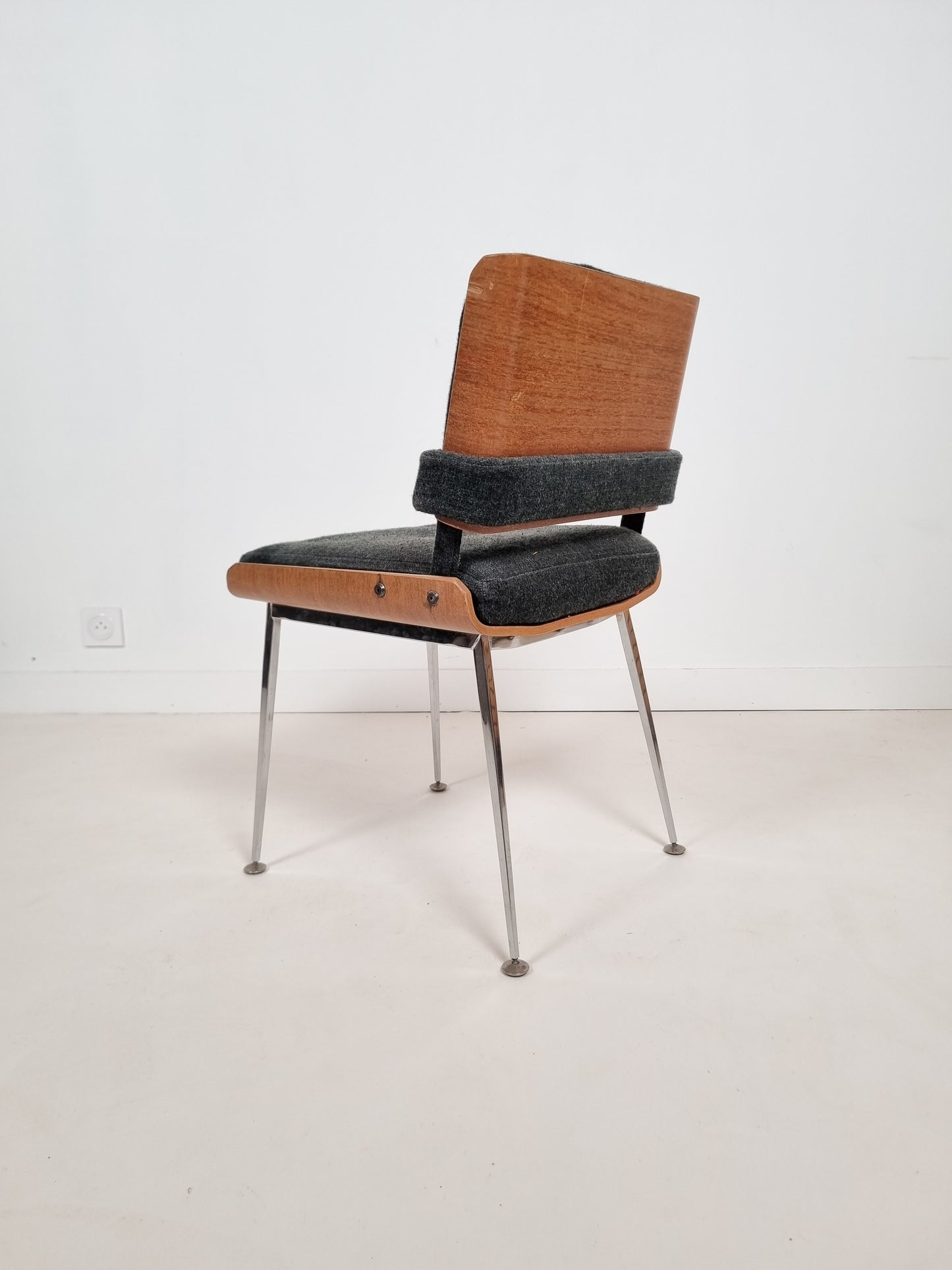 Chaise Marcom pour Modern'tube