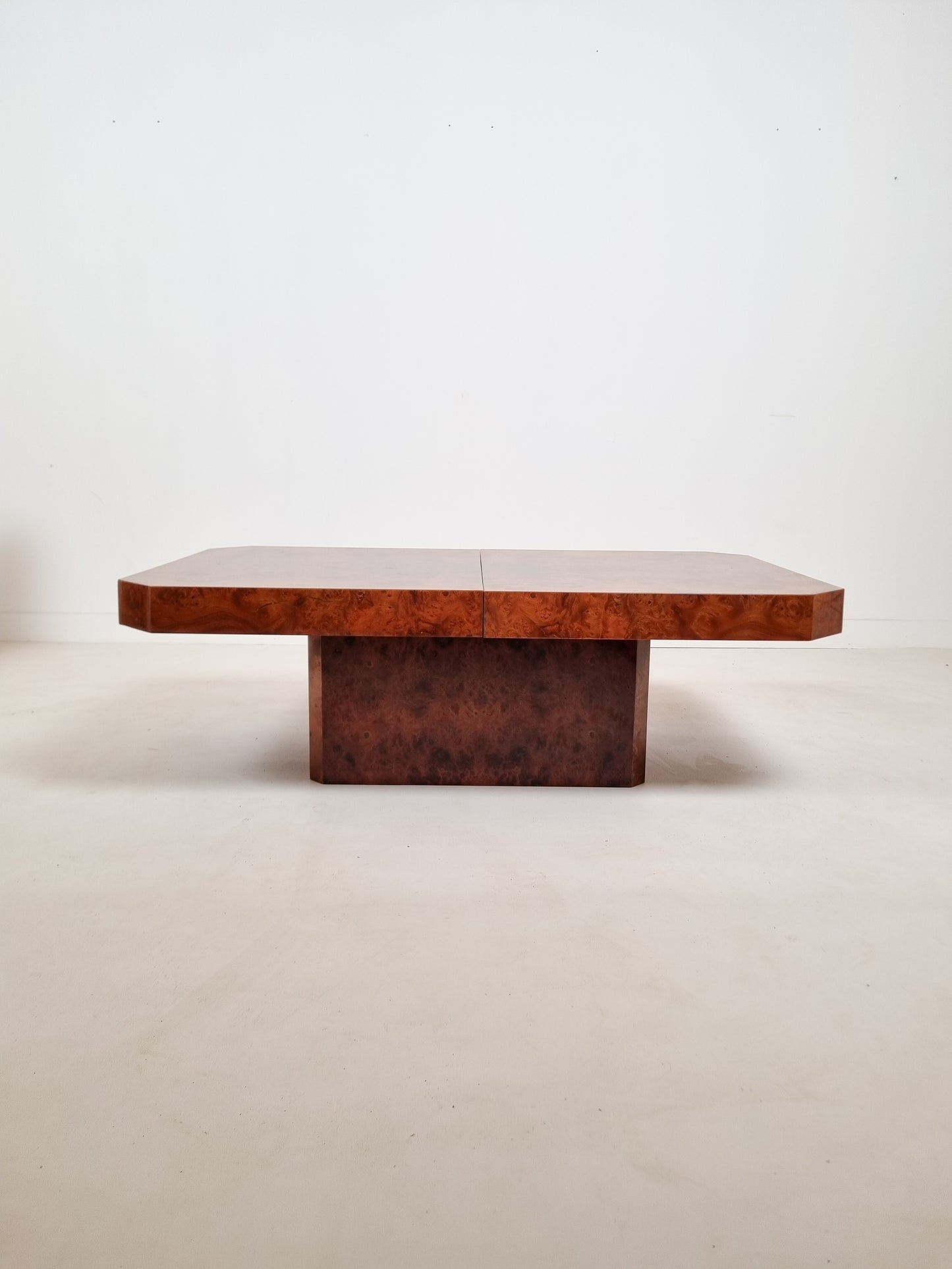 Table basse en loupe d'orme attribuée à Willy Rizzo pour Mario Sabot