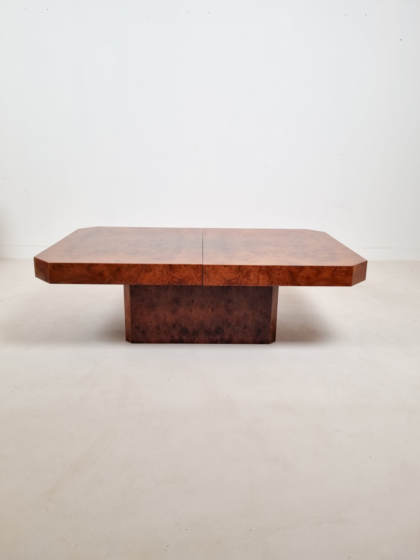 Table basse en loupe d'orme attribuée à Willy Rizzo pour Mario Sabot