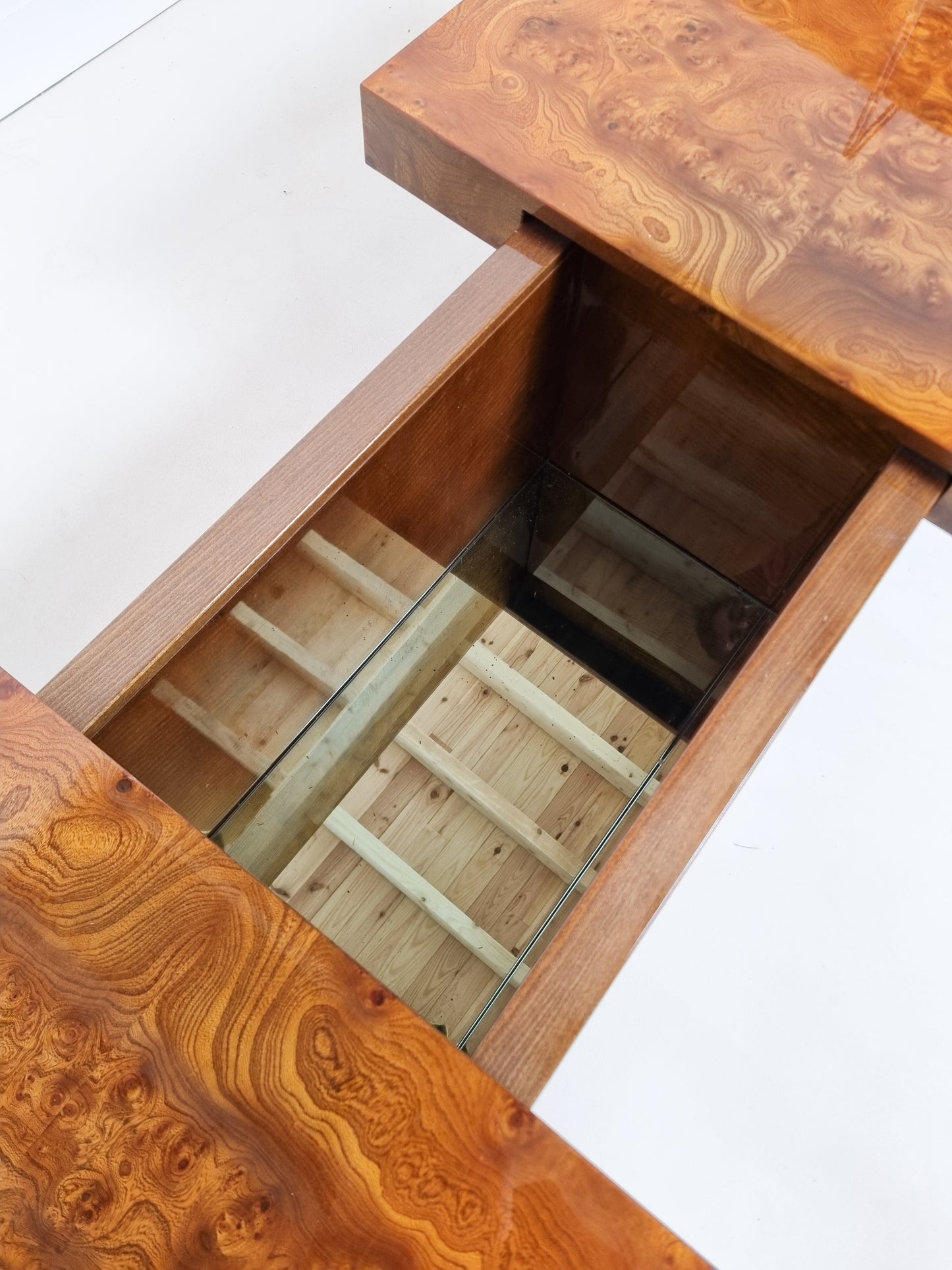 Table basse en loupe d'orme attribuée à Willy Rizzo pour Mario Sabot