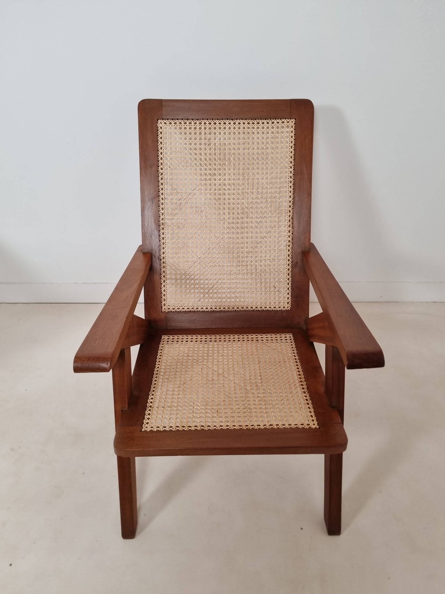 Fauteuil canné du Comptoir Français à Brazzaville. 1950