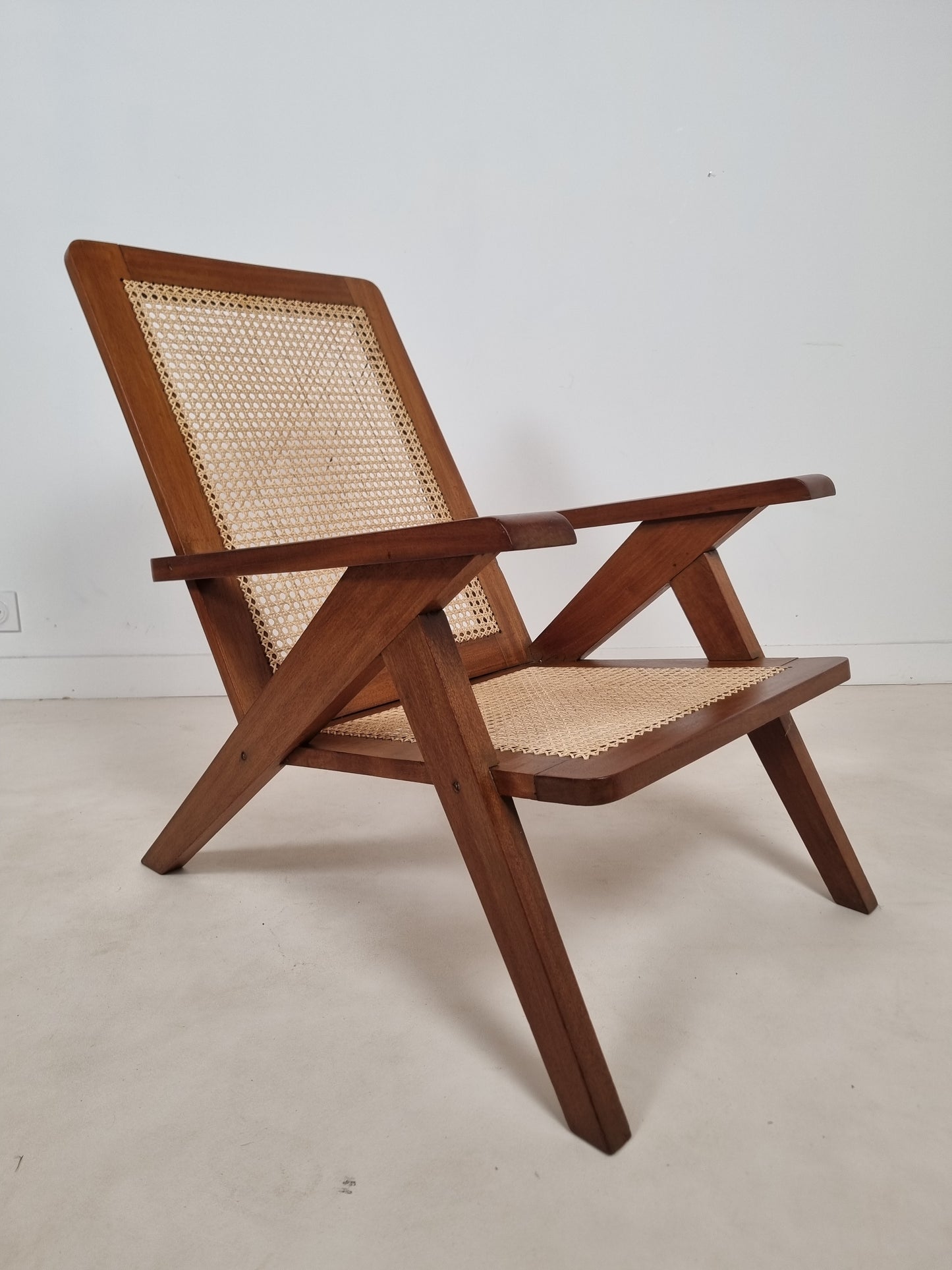 Fauteuil canné du Comptoir Français à Brazzaville. 1950
