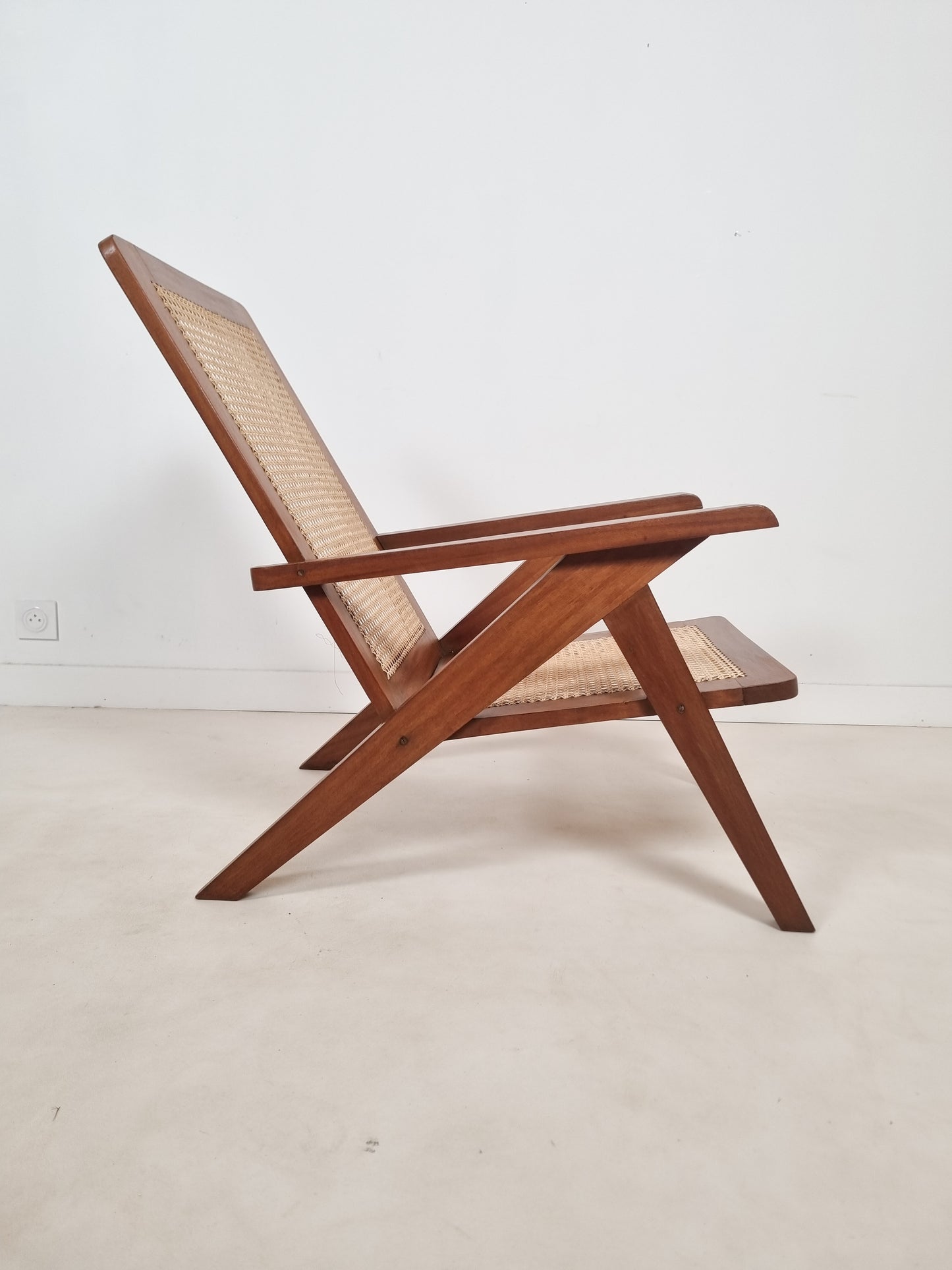 Fauteuil canné du Comptoir Français à Brazzaville. 1950