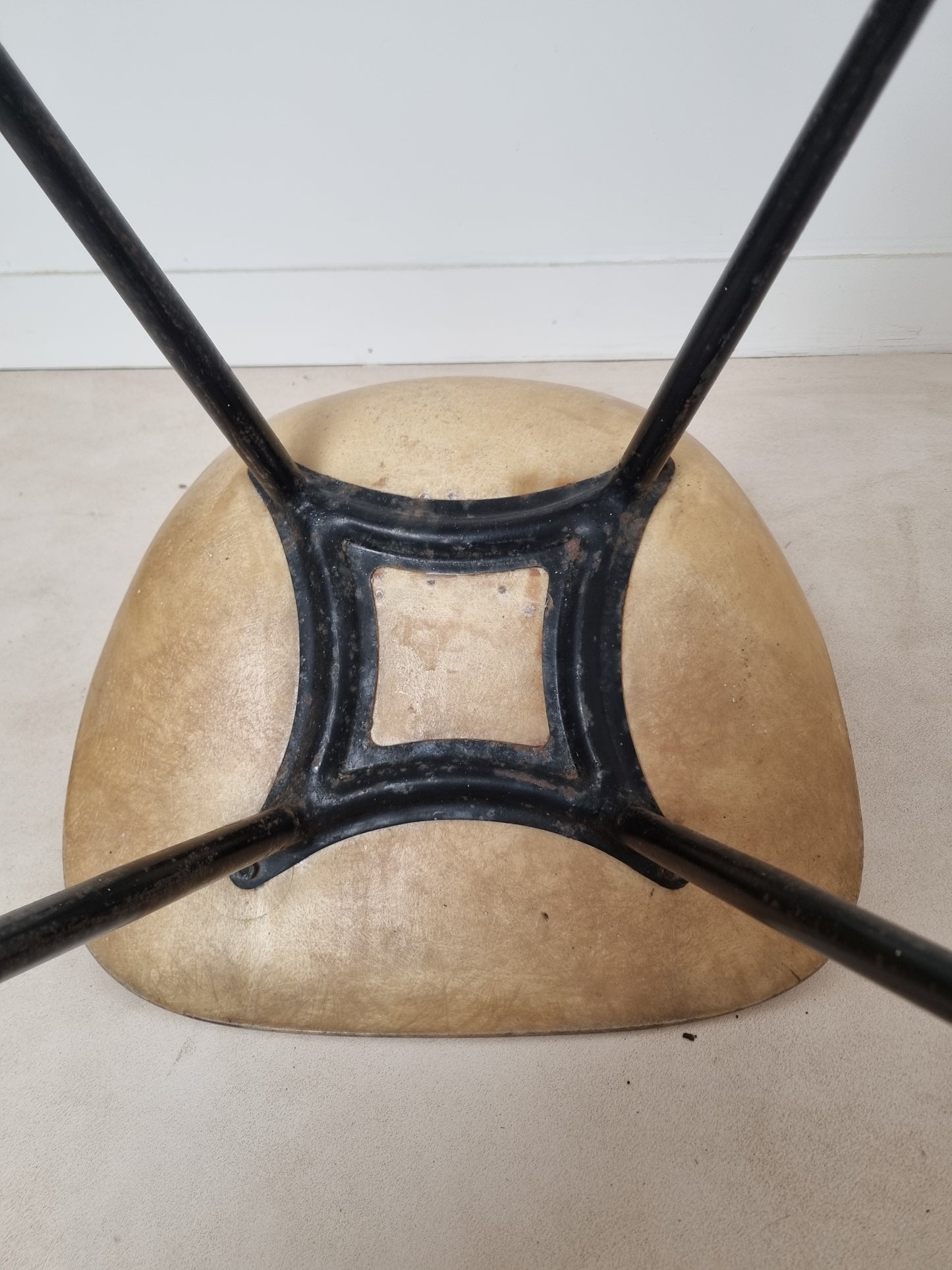 Chaise "Coccinelle" par René-Jean Caillette