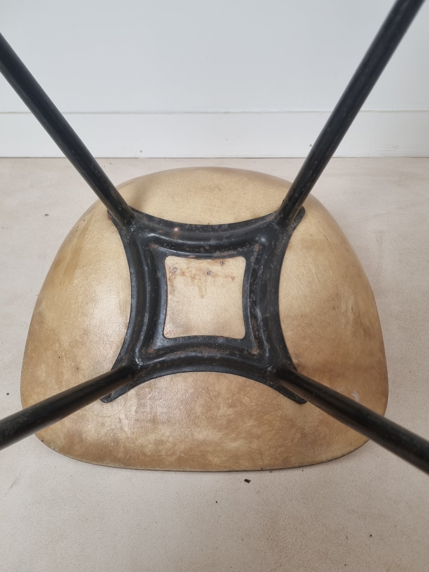 Chaise "Coccinelle" par René-Jean Caillette