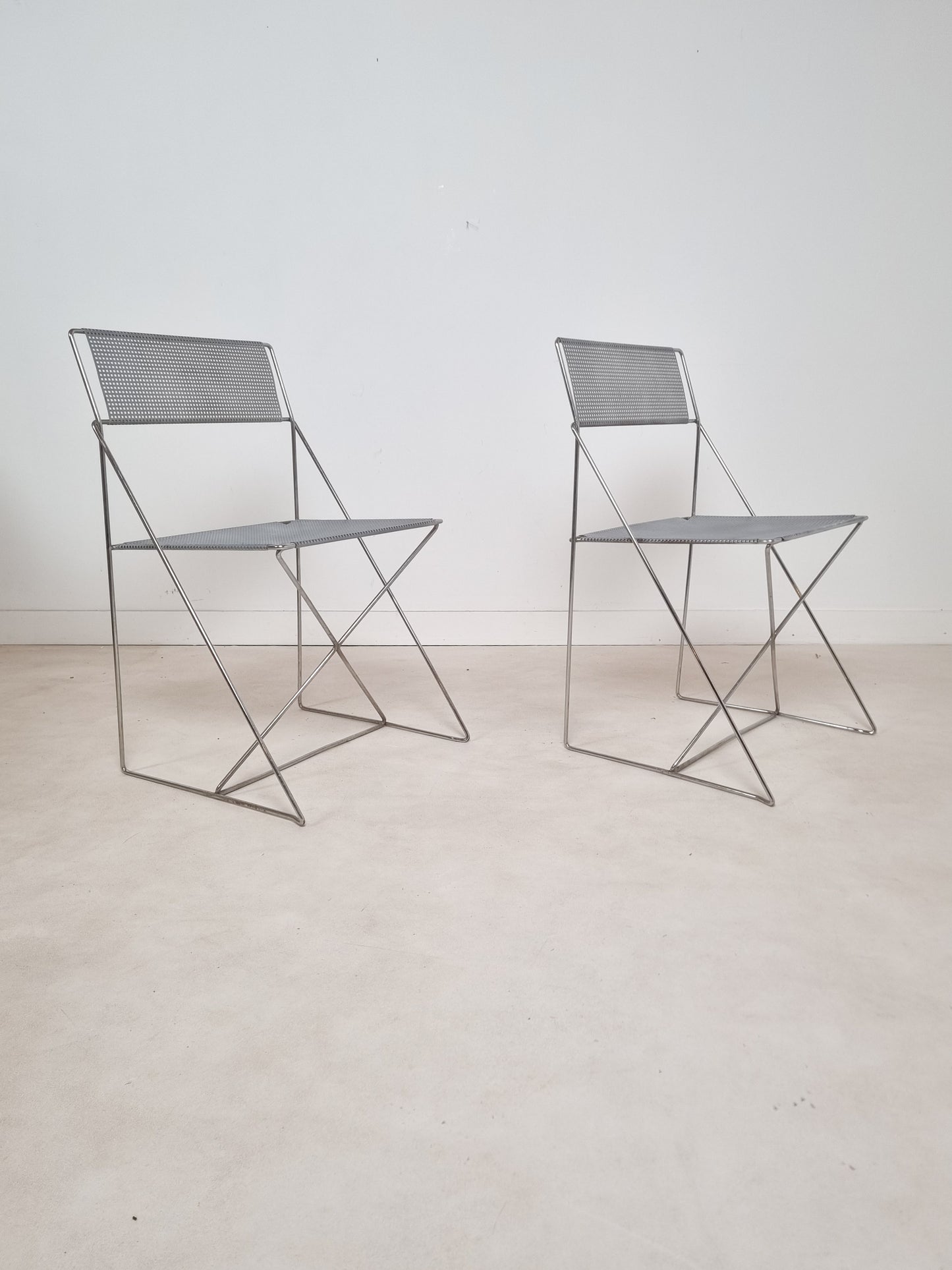 Ensemble de 2 chaises vintage X-Line par Niels Jorgen Haugesen