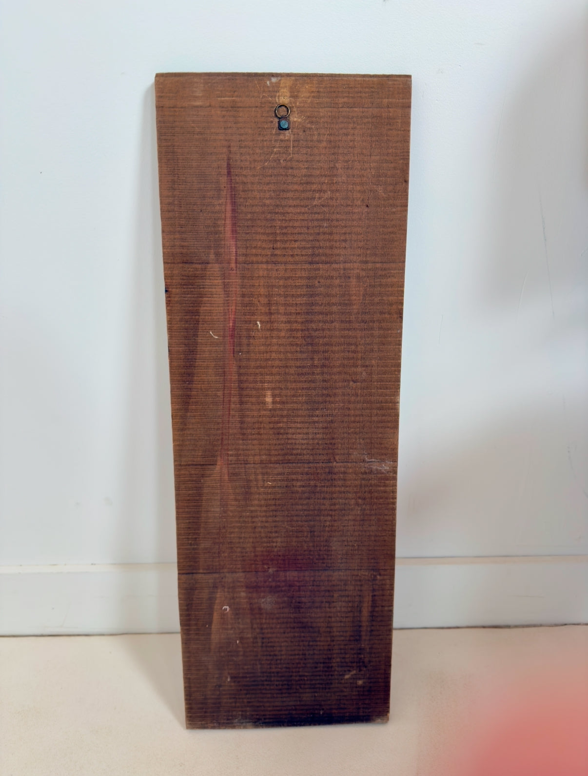 Ensemble de 3 panneaux en bois peint et gravés par Cosentarl