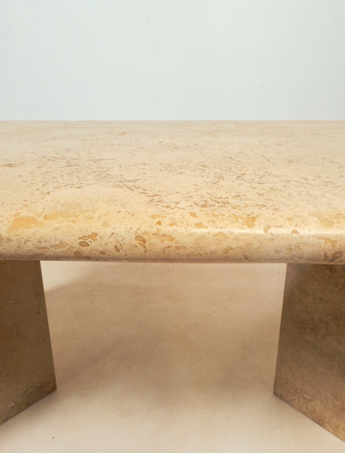 Table basse en travertin