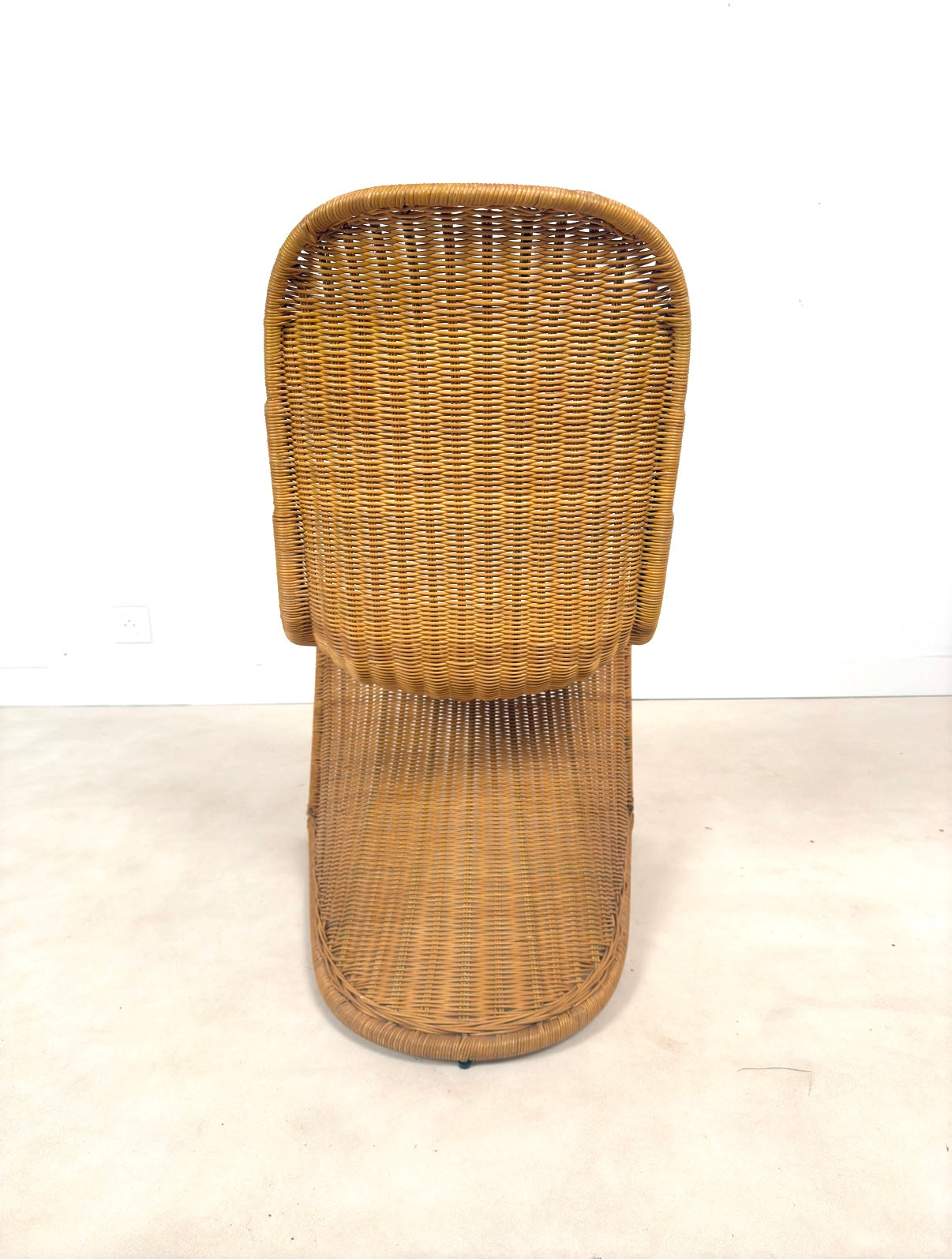 Chaise en rotin dans le goût de Verner Pantin