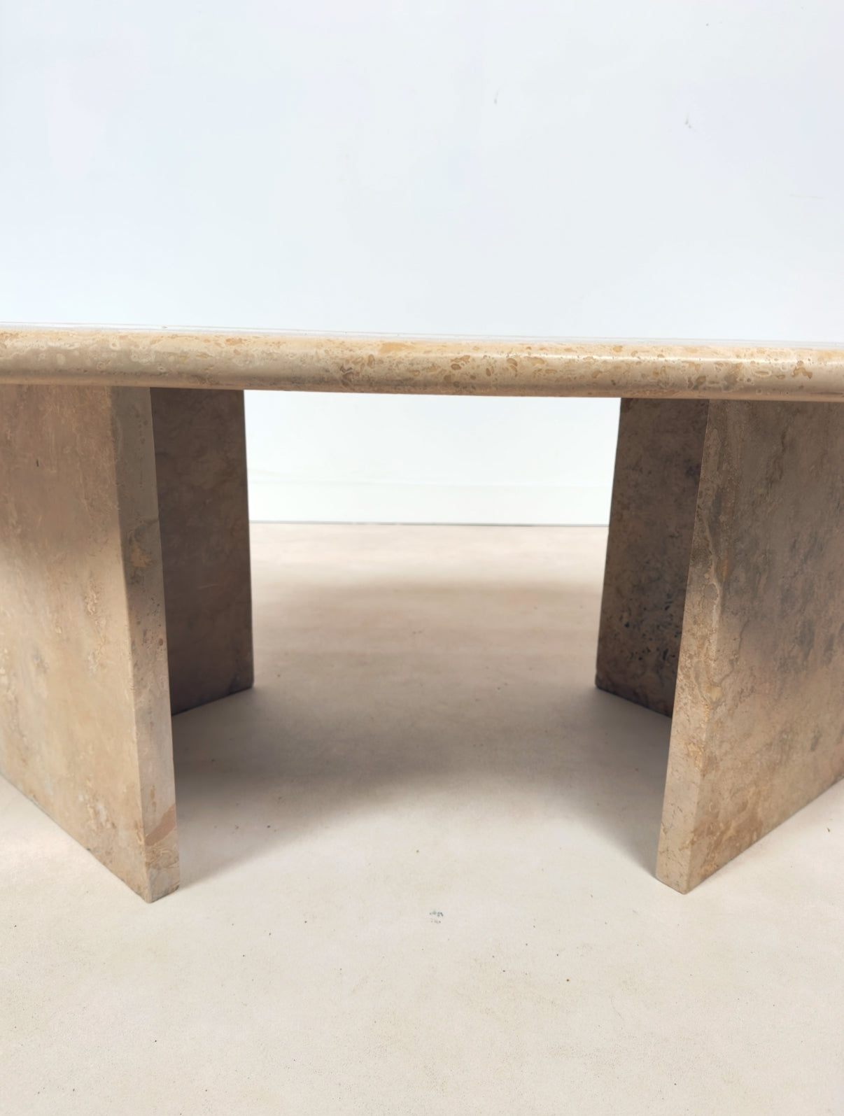 Table basse en travertin