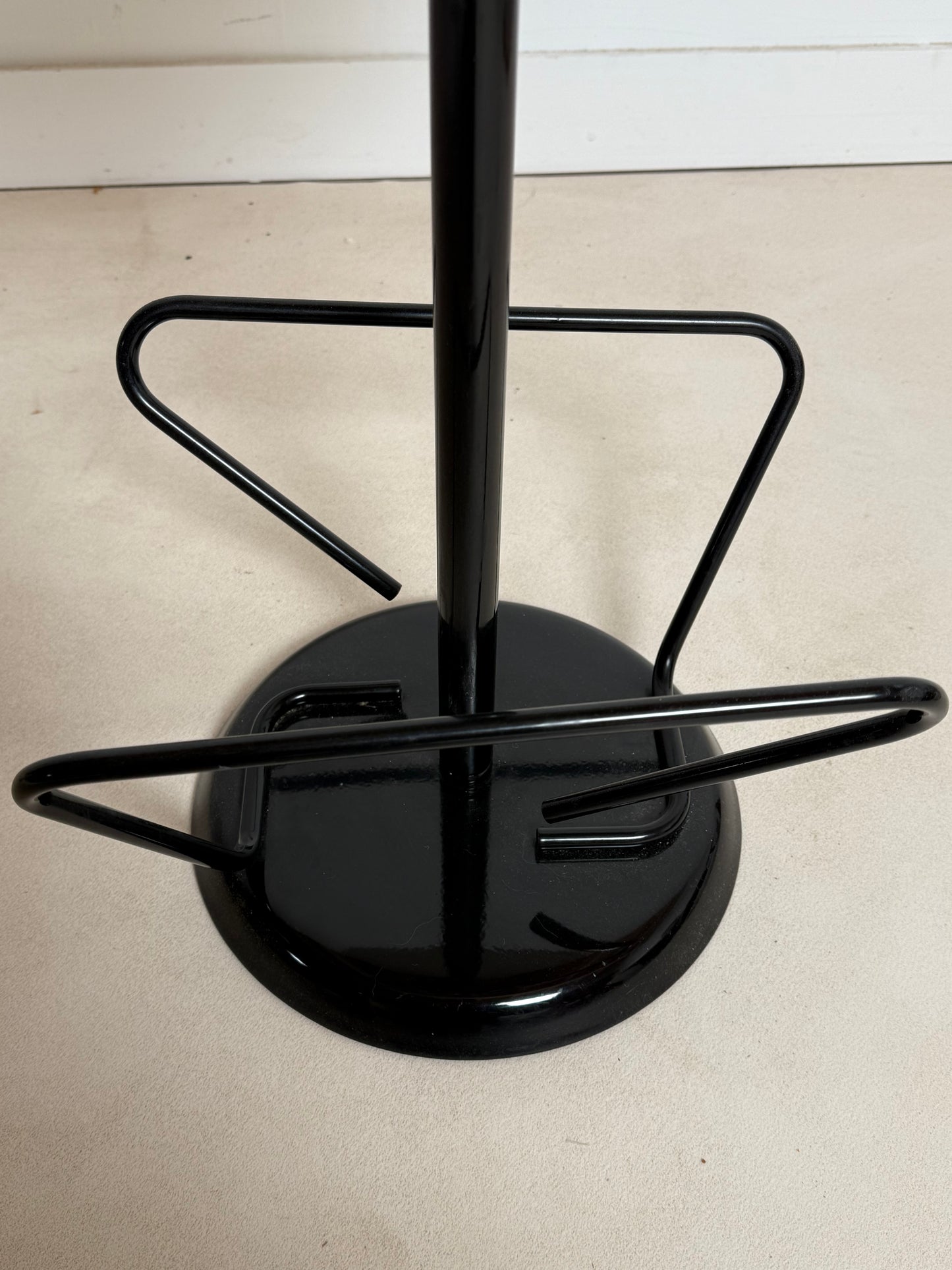 Sellette porte revue post moderne