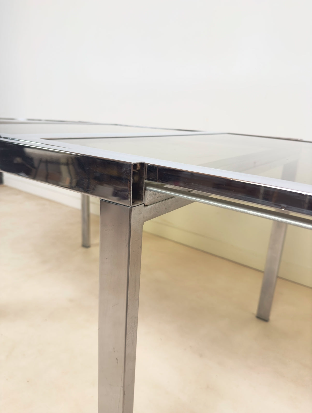 Table à rallonges extensibles attribuée à Milo Baughman