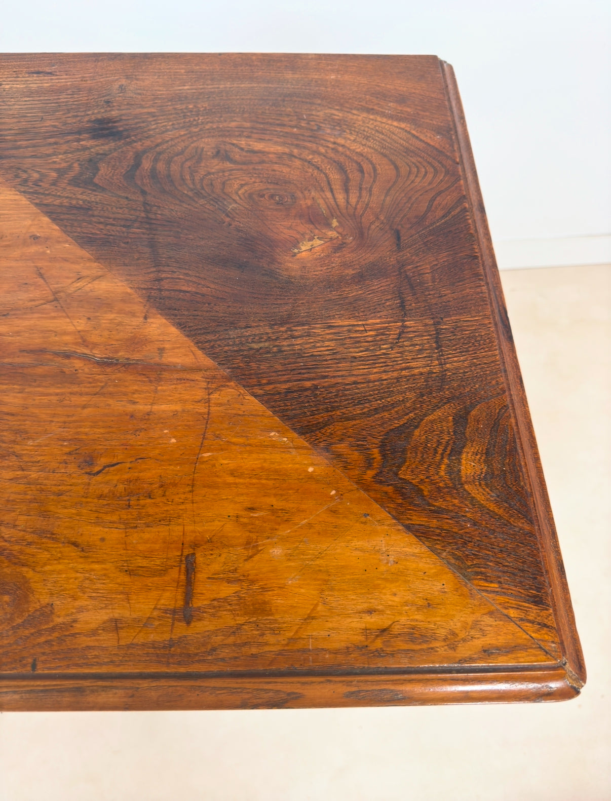 Table d’appoint anglaise sur roulettes
