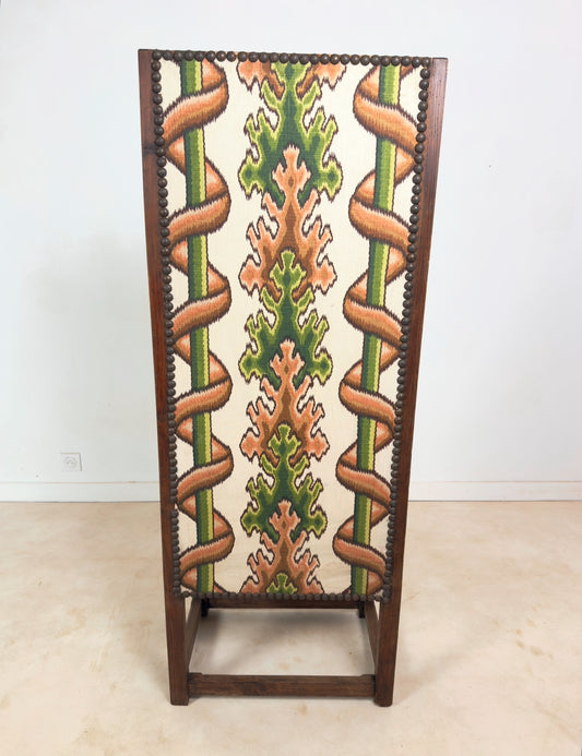 Trône ancien tapissé