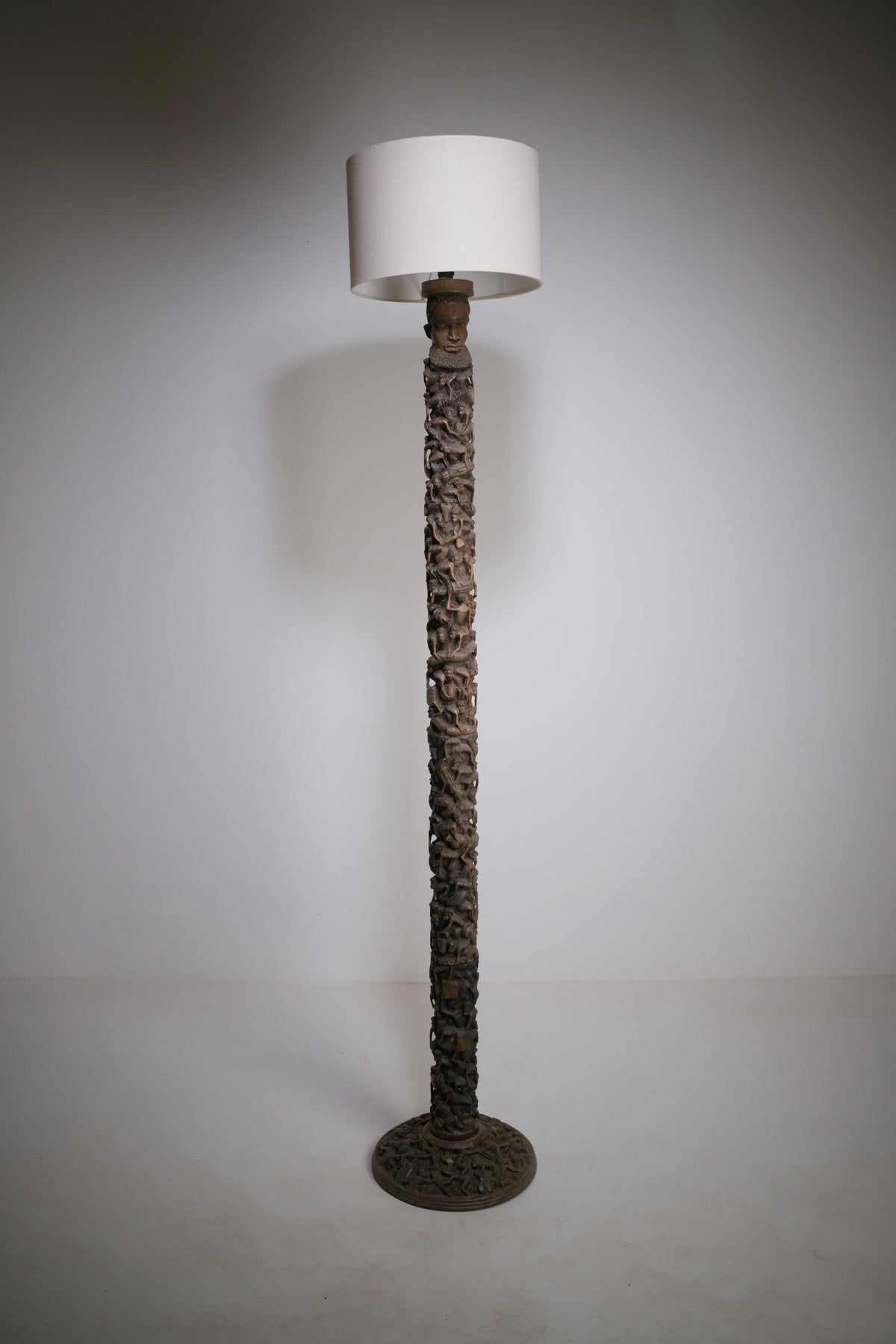 Makonde floor lamp in carved wood. C1950