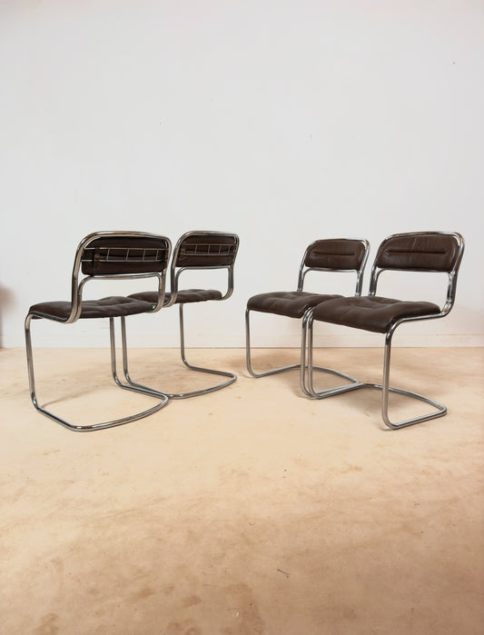 Ensemble de 4 chaises de l’ère Space âge