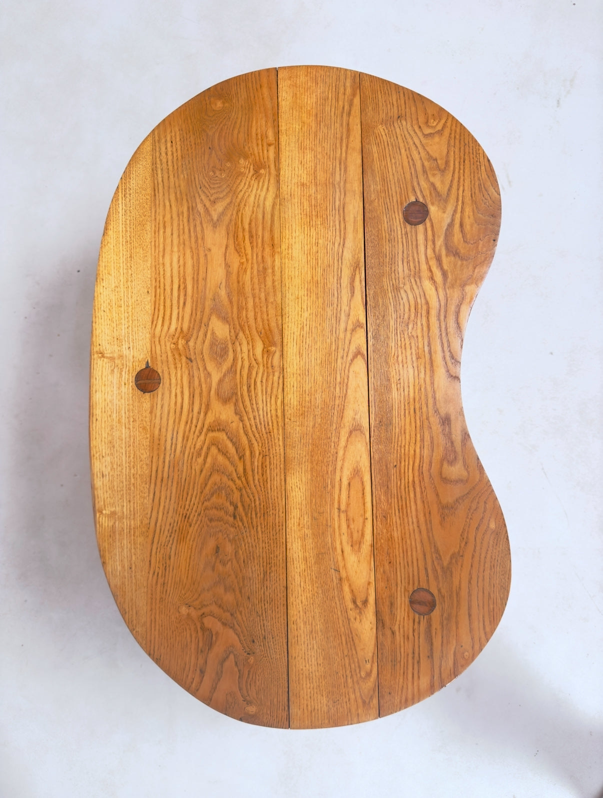 Table basse de forme libre