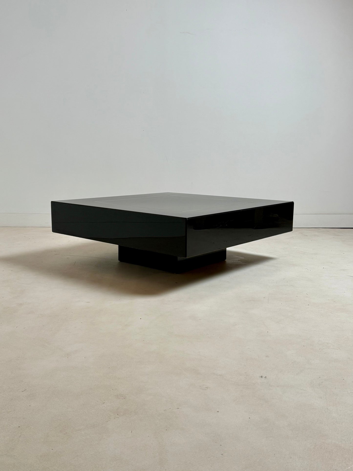 Table basse attribuée à Jean-Claude Mahey