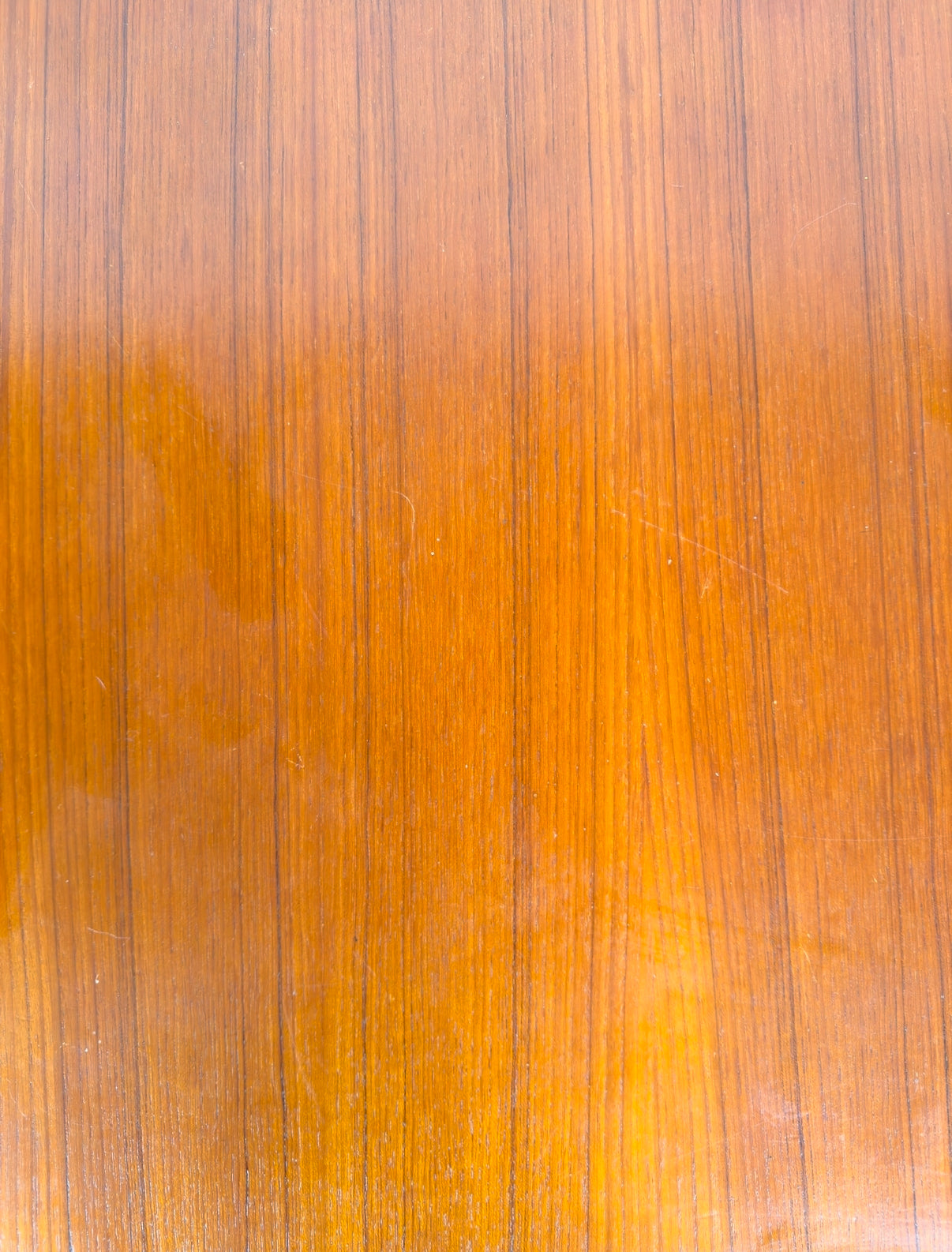 Table scandinave à rallonges intégrées