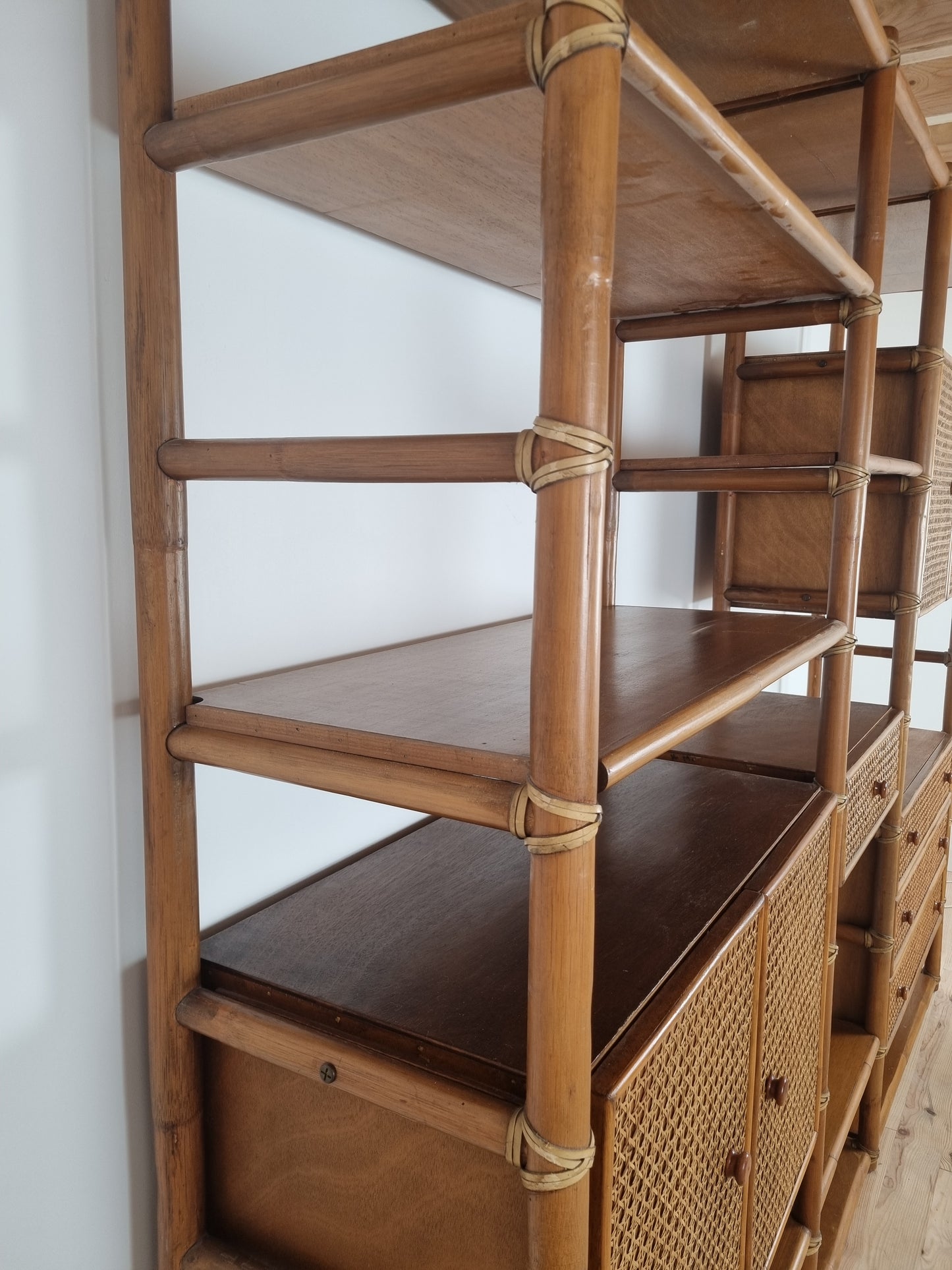 Grande étagère living par Roche et Bobois