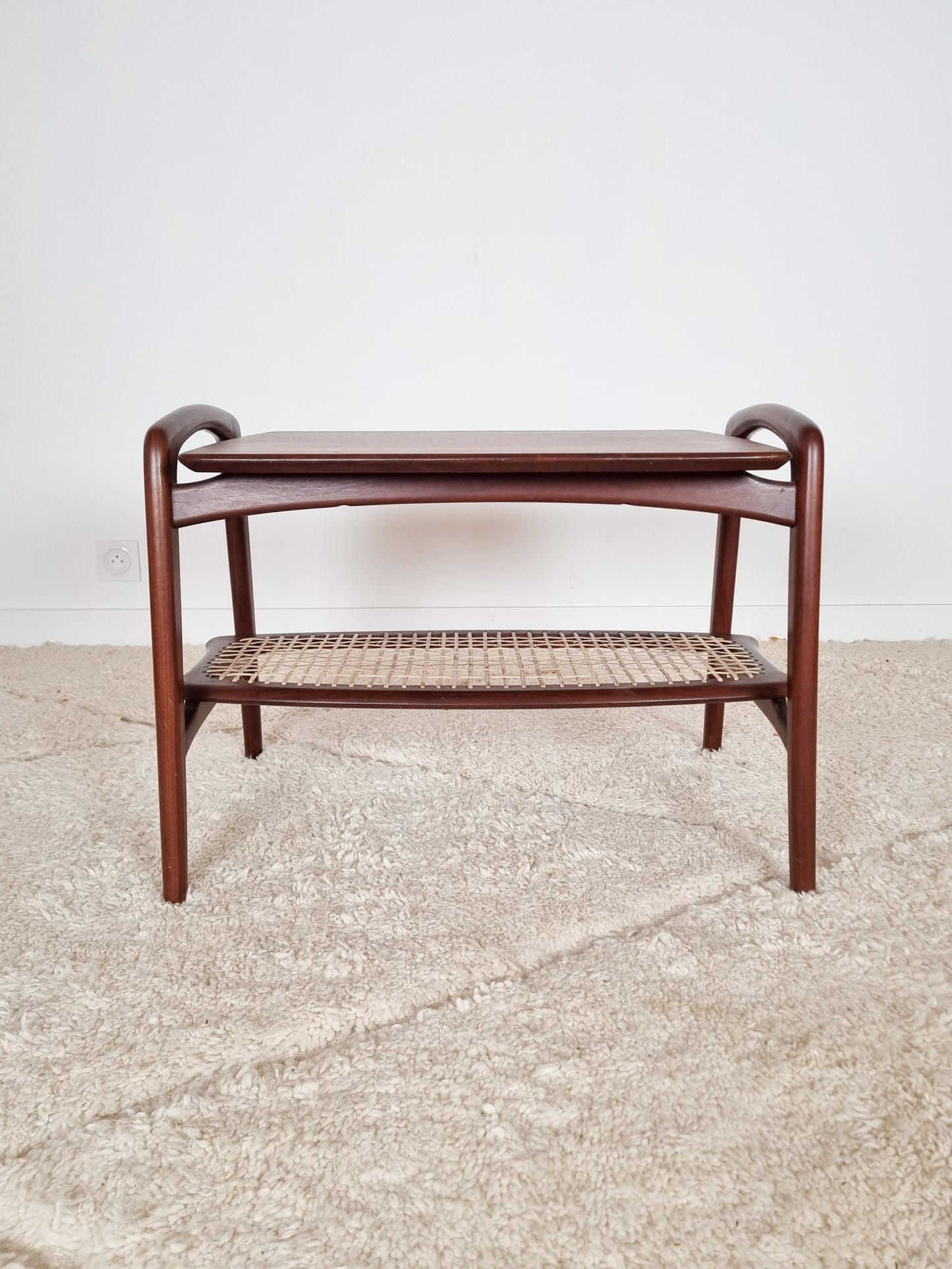Table d'appoint "Marja" en cannage par Louis Van Teeffelen