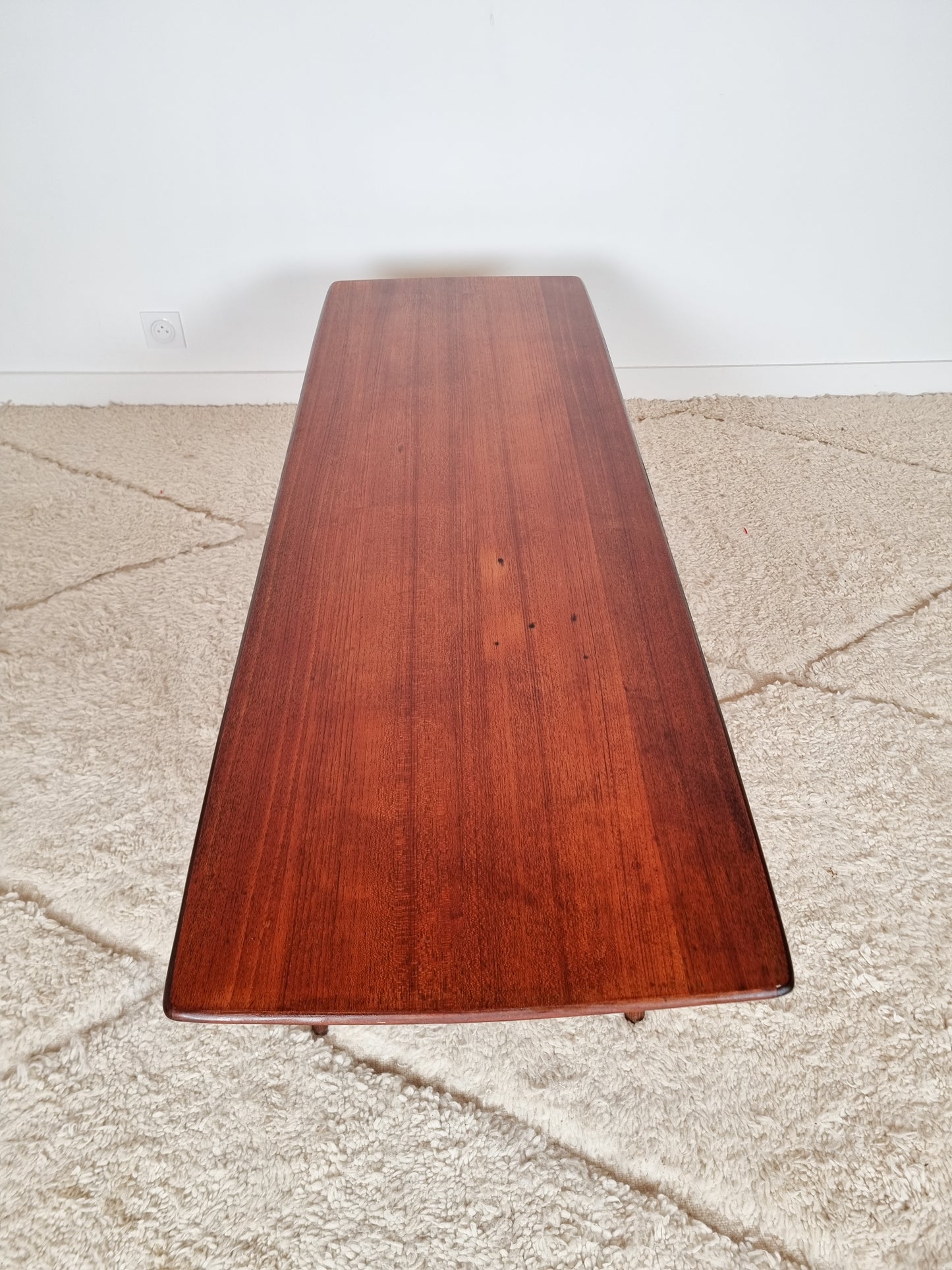 Grande table basse par Louis Van Teeffelen