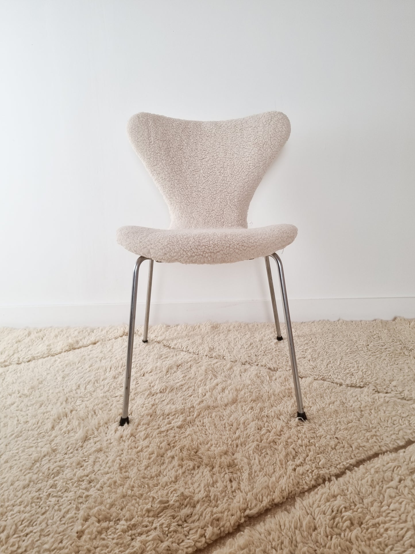 Chaise "Papillon" par Arne Jacobsen (1 disponible)
