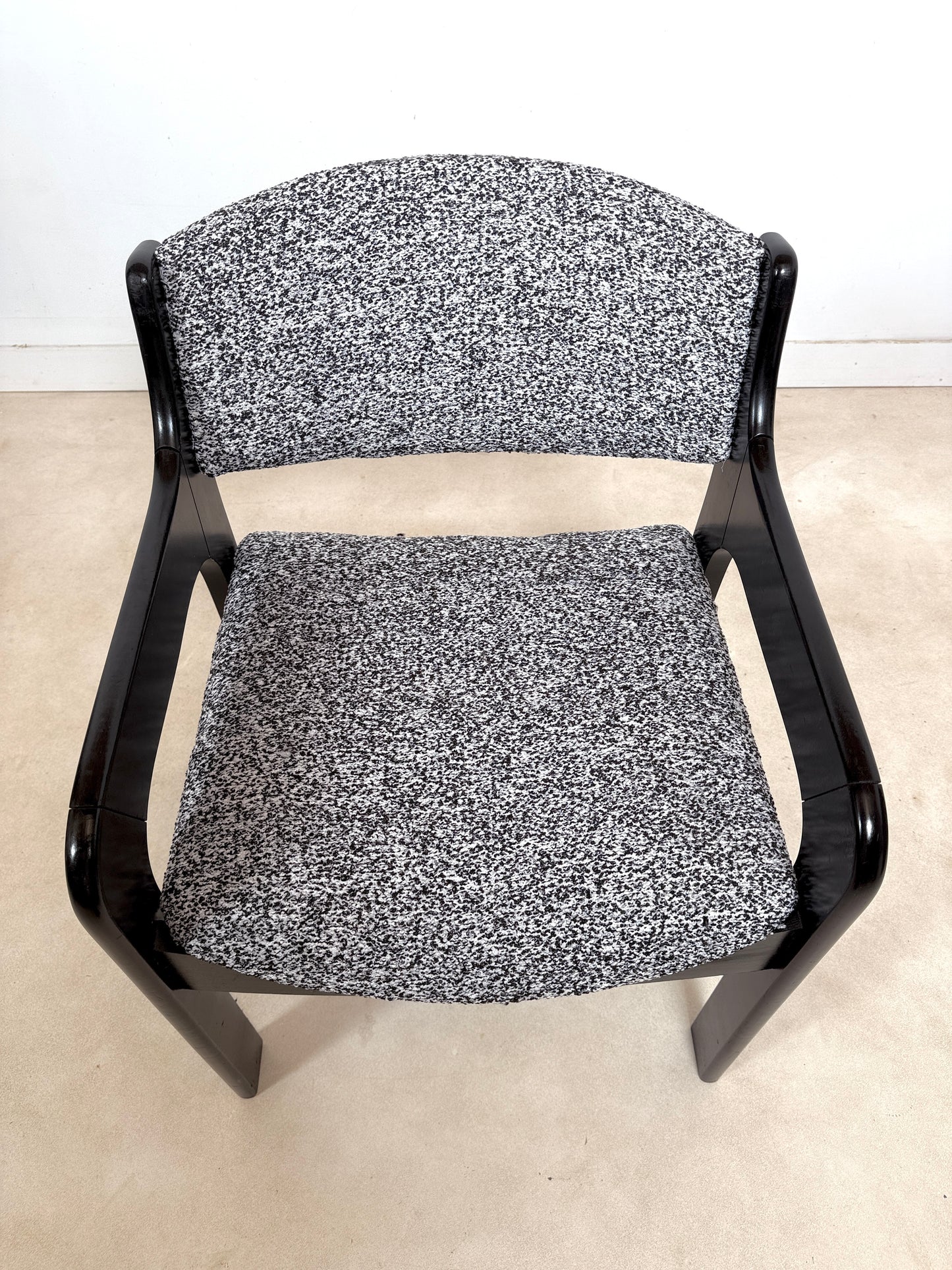 Chaise dans le goût de Eero Aarnio