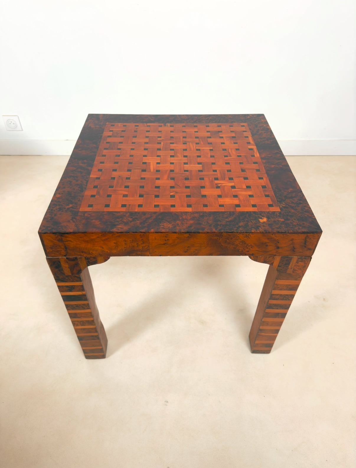 Table d’appoint art déco en bois de thuya