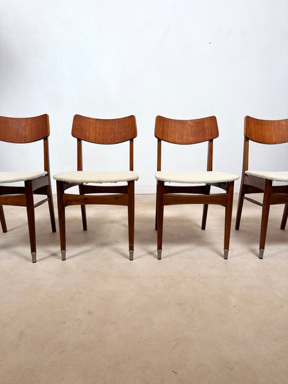 Ensemble de 4 chaises scandinaves en teck