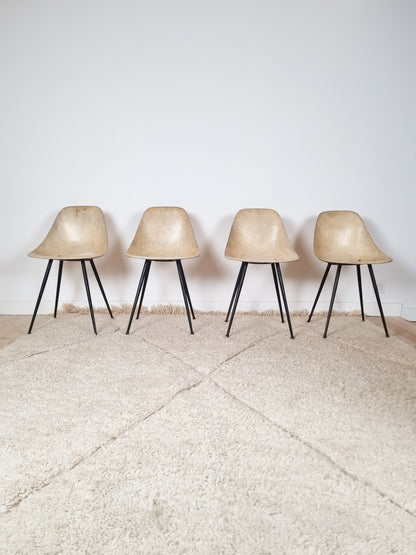 Ensemble de 4 chaises "Coccinelle" par René-Jean Caillette
