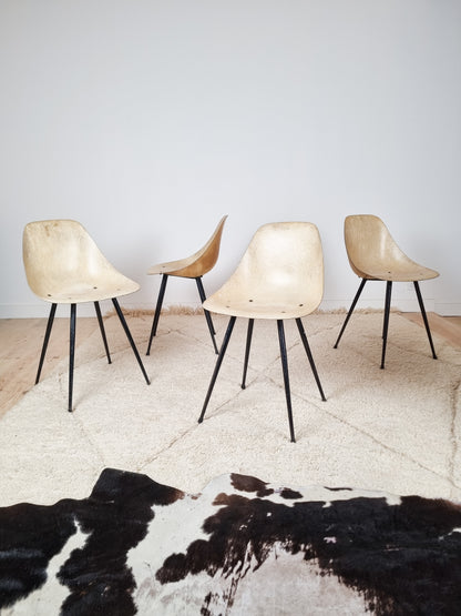 Ensemble de 4 chaises "Coccinelle" par René-Jean Caillette