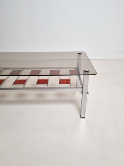 Table basse chromée à carreaux céramique