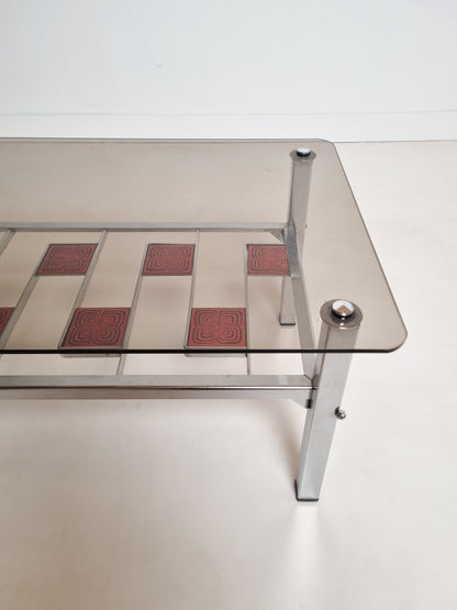 Table basse chromée à carreaux céramique