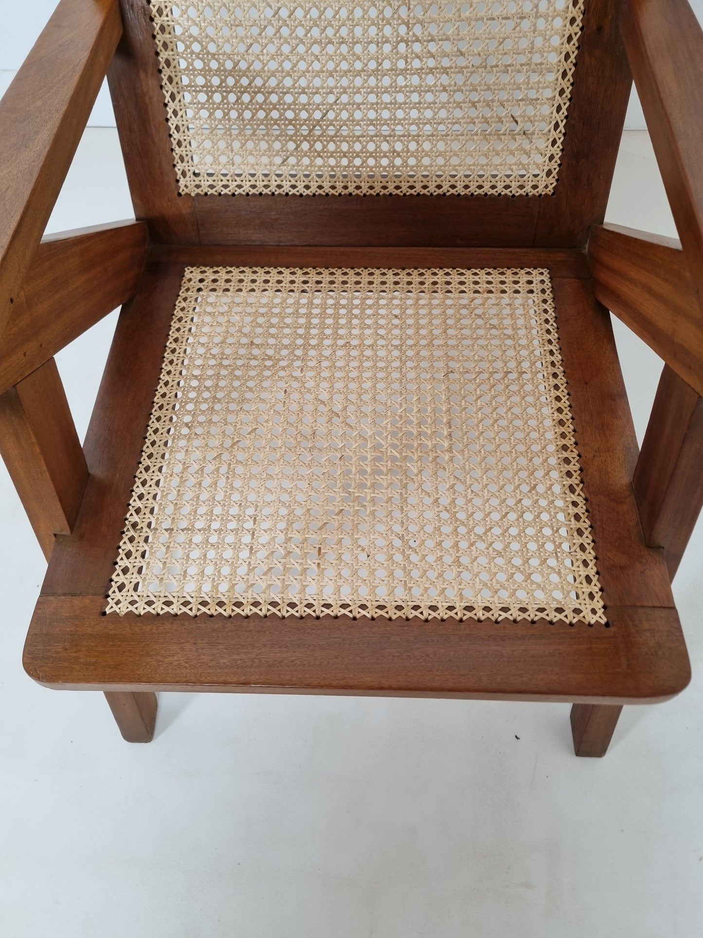 Paire de fauteuils cannés du Comptoir Français à Brazzaville. 1950