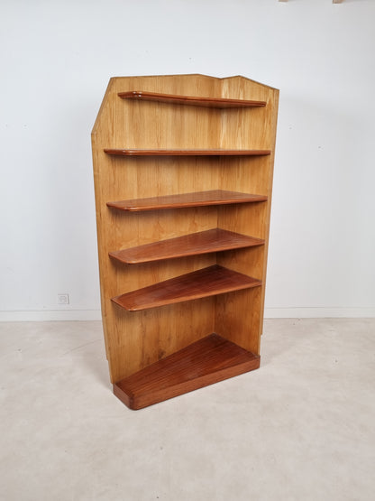 Bibliothèque en teck de design danois avec étagères réglables, années 1960 Bibliothèque en teck de design danois avec étagères réglables, années 1960