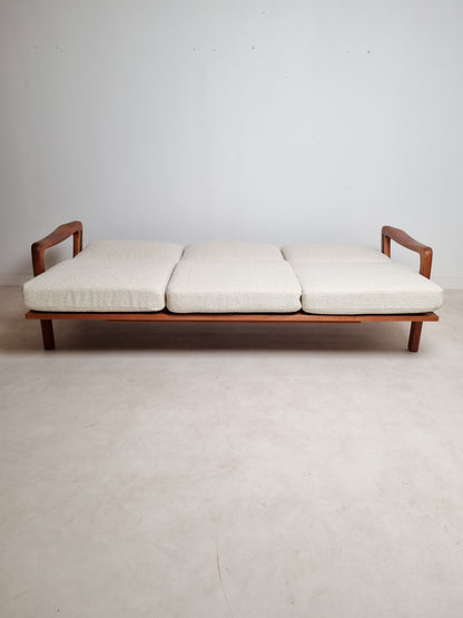 Banquette scandinave par Juul Kristensen