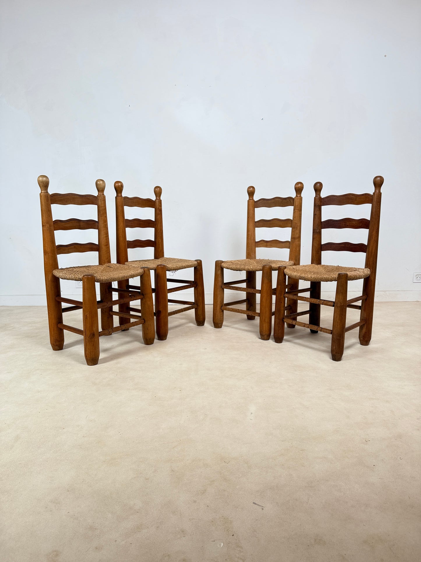 Ensemble de 4 chaises brutalistes