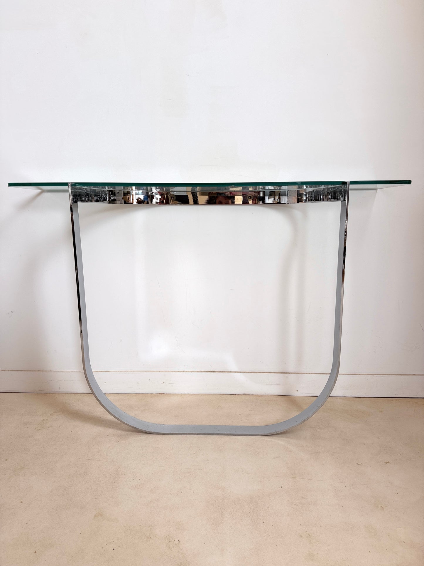 Console moderniste en métal chromé et verre