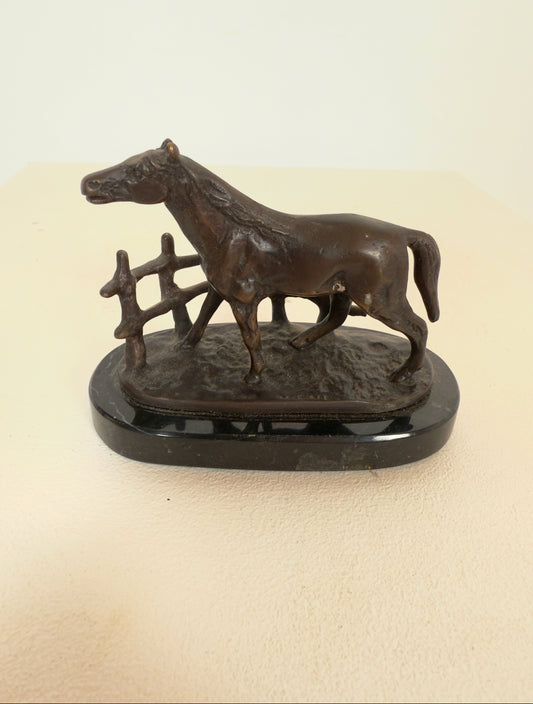 Bronze Mène
